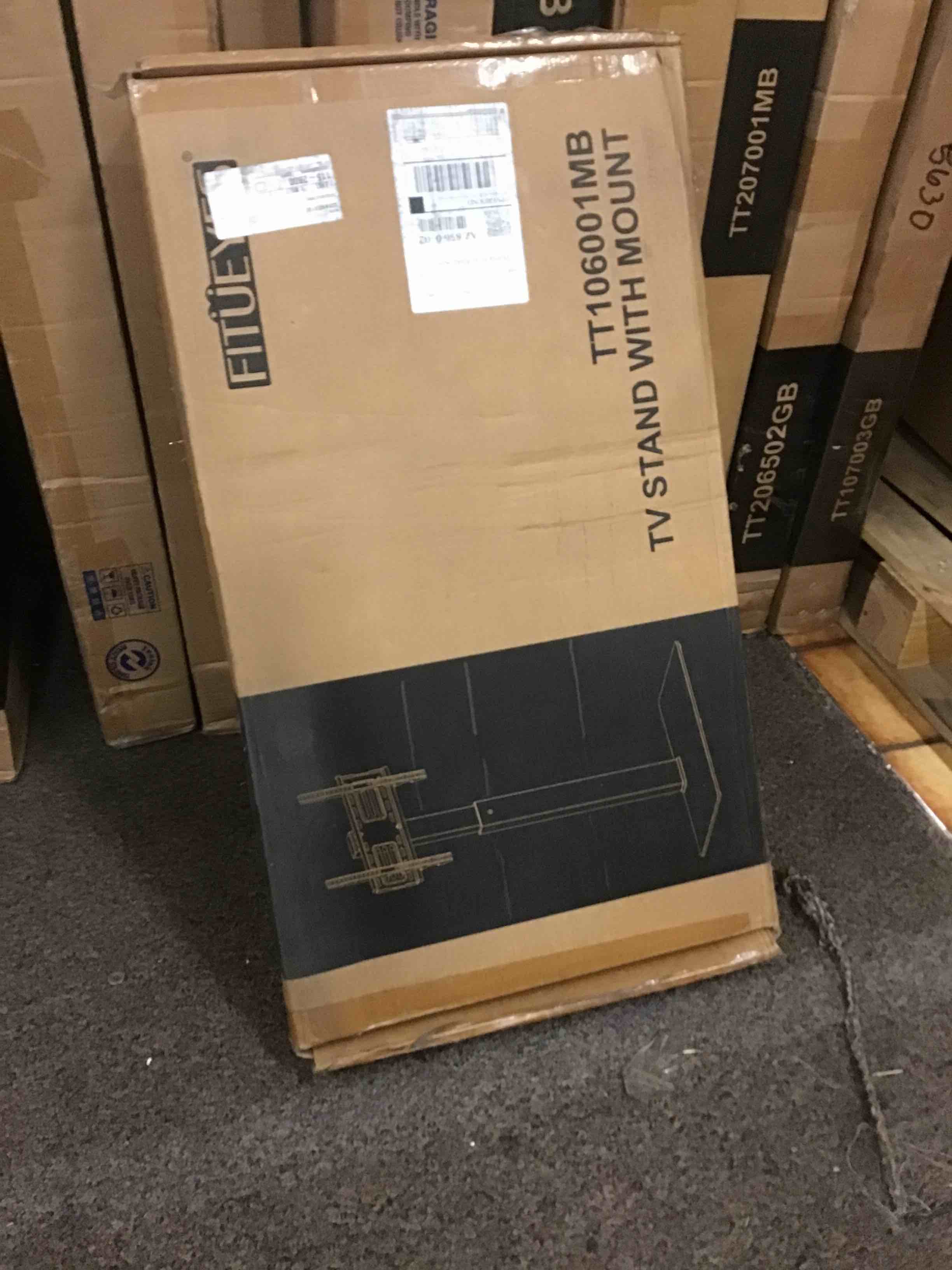 https://s3.amazonaws.com/lotting-images-prod/phillipi/RED4127155_1688758333187.jpeg