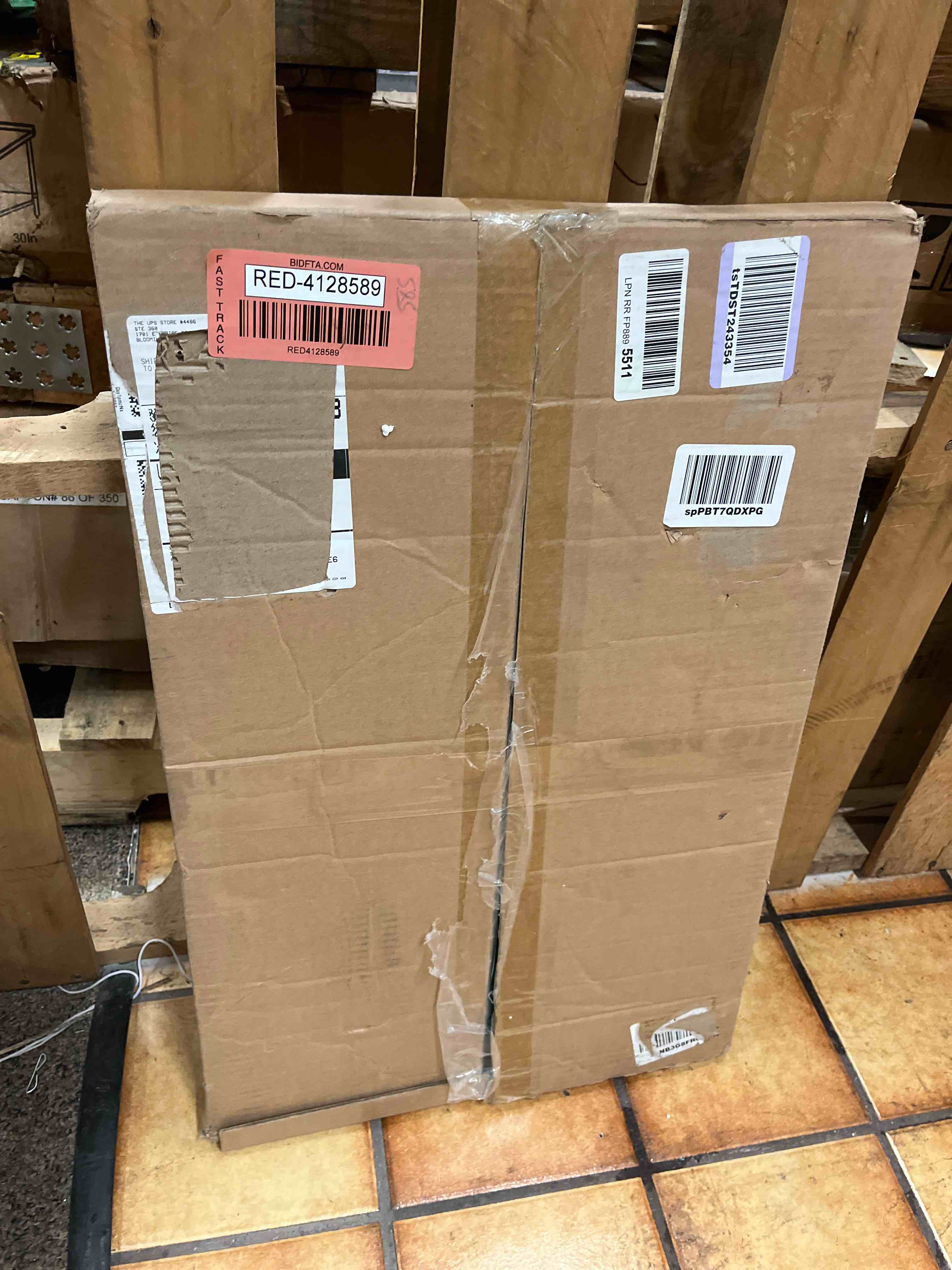 https://s3.amazonaws.com/lotting-images-prod/phillipi/RED4128590_1695145350929.jpeg