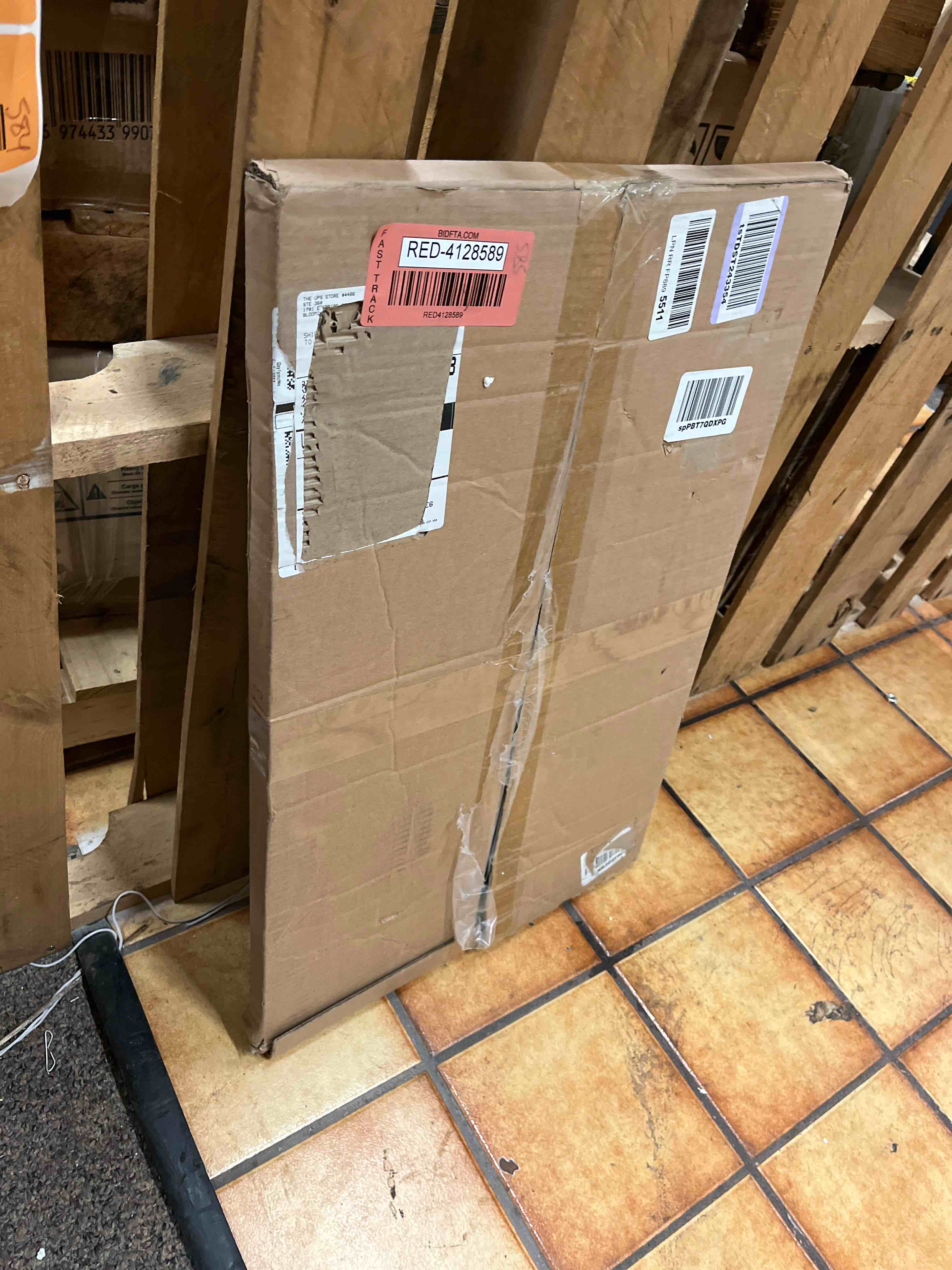 https://s3.amazonaws.com/lotting-images-prod/phillipi/RED4128590_1695145353007.jpeg
