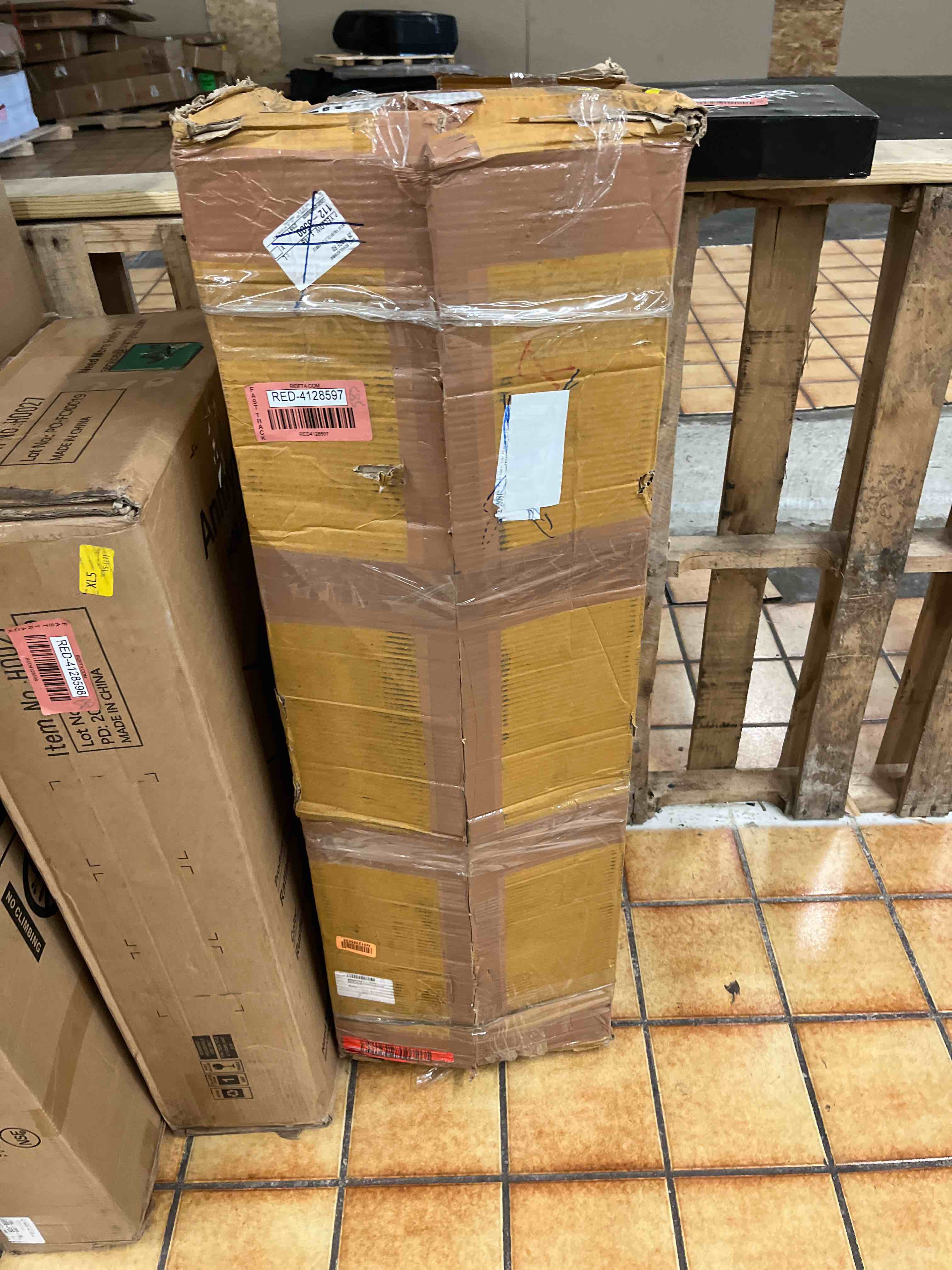 https://s3.amazonaws.com/lotting-images-prod/phillipi/RED4128597_1695151167671.jpeg