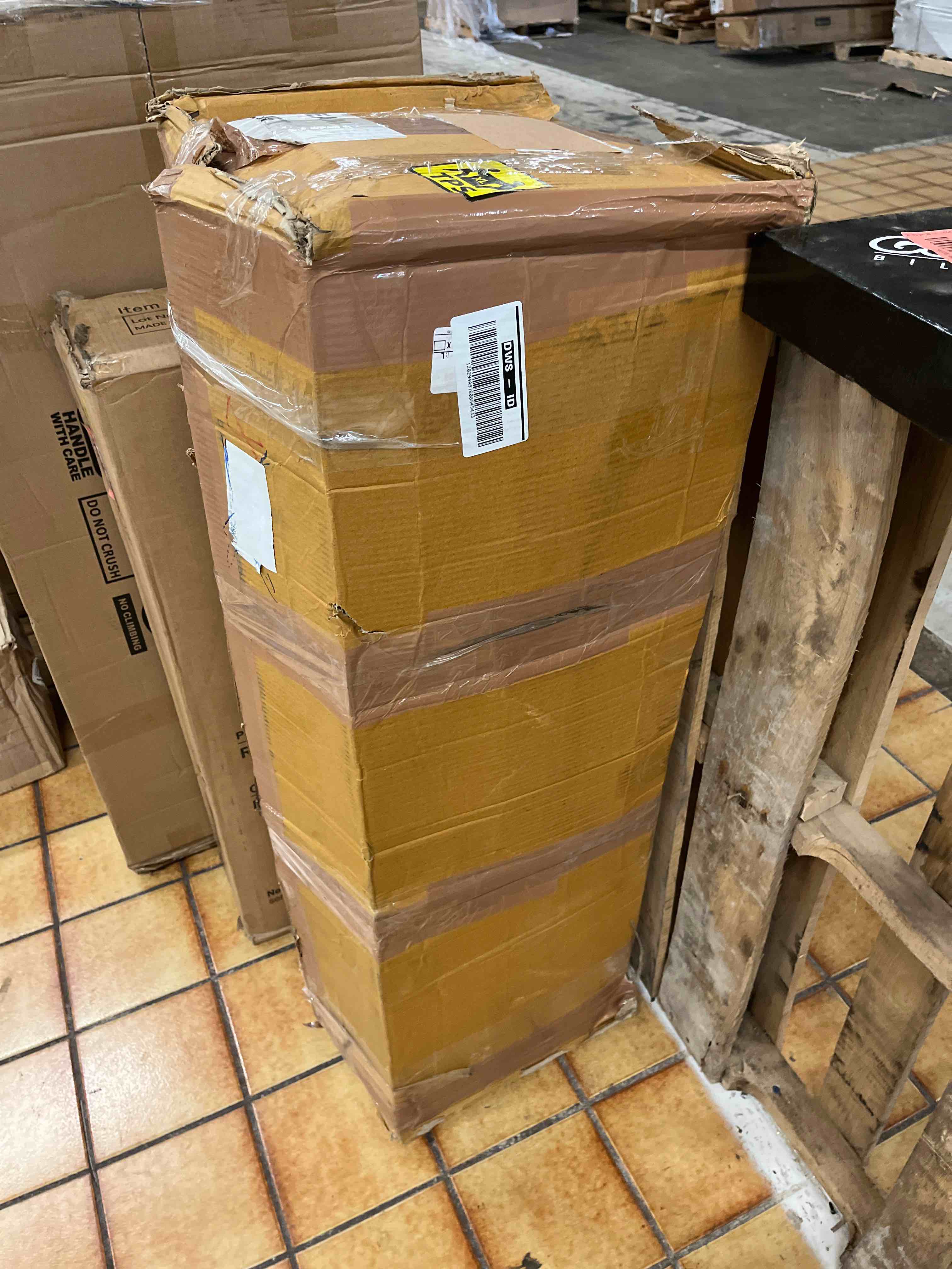 https://s3.amazonaws.com/lotting-images-prod/phillipi/RED4128597_1695151171373.jpeg
