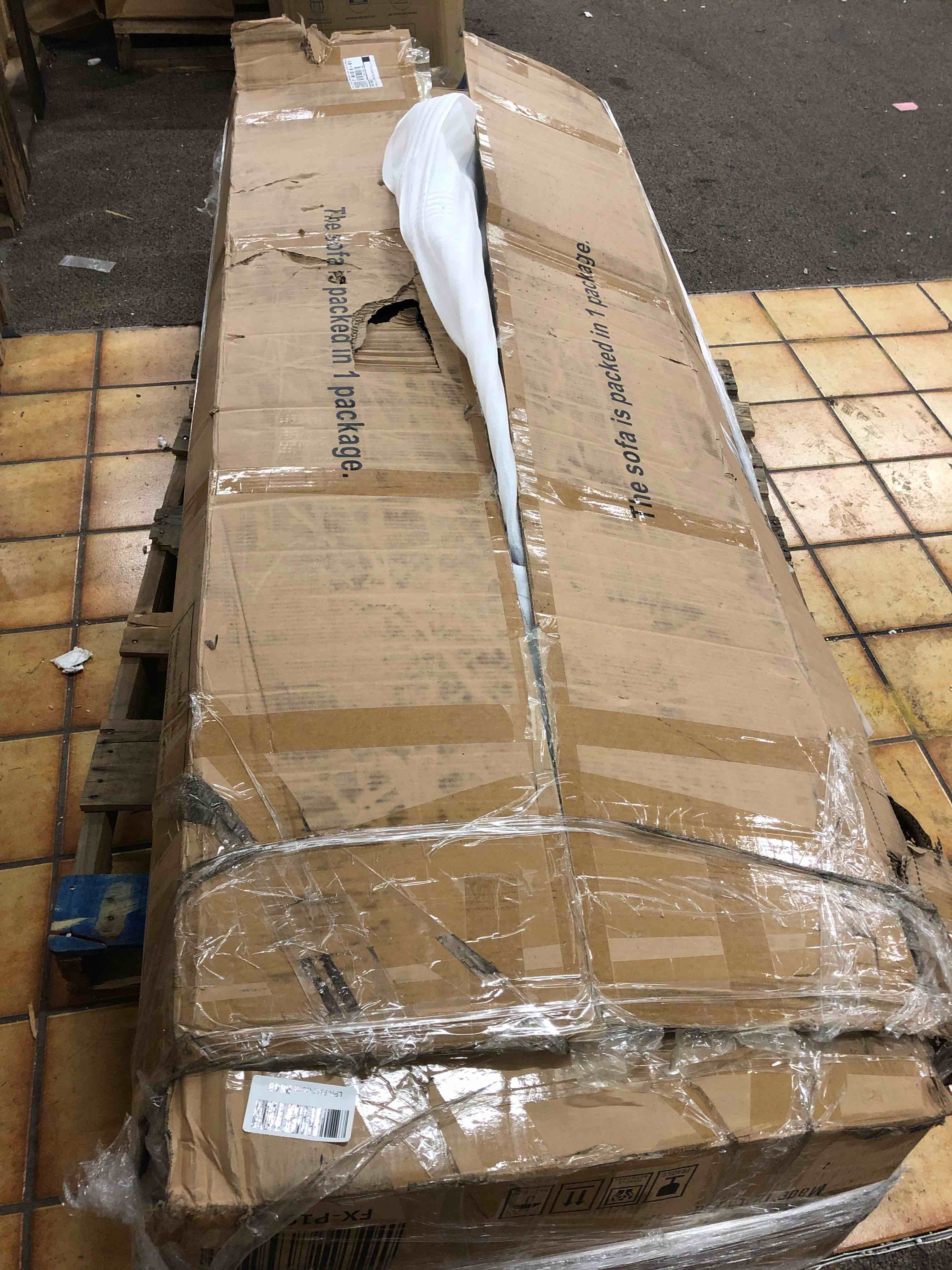 https://s3.amazonaws.com/lotting-images-prod/phillipi/RED4129839_1694522634017.jpeg