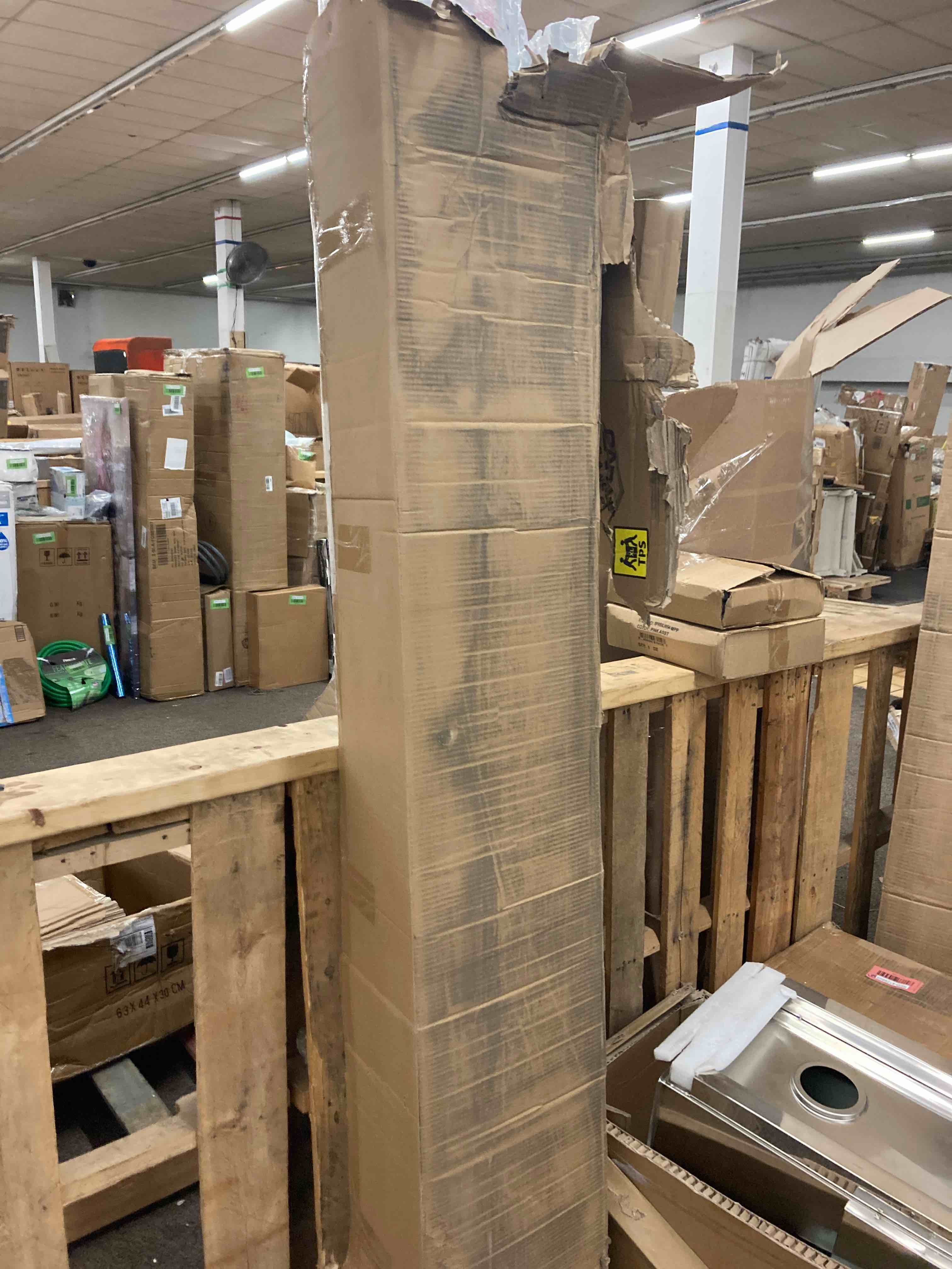 https://s3.amazonaws.com/lotting-images-prod/phillipi/RED4129898_1694573737114.jpeg