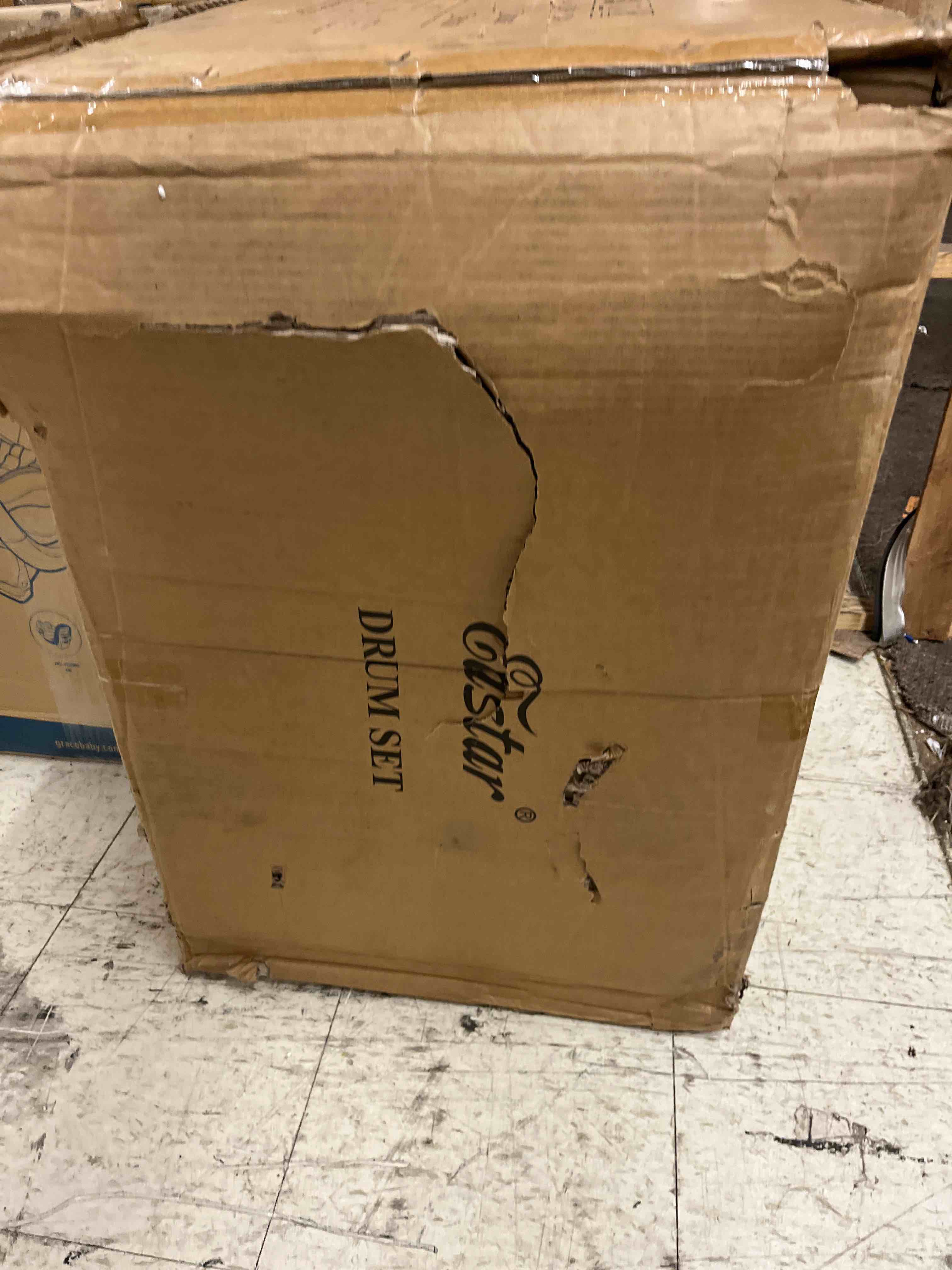 https://s3.amazonaws.com/lotting-images-prod/phillipi/RED4129943_1697122450039.jpeg