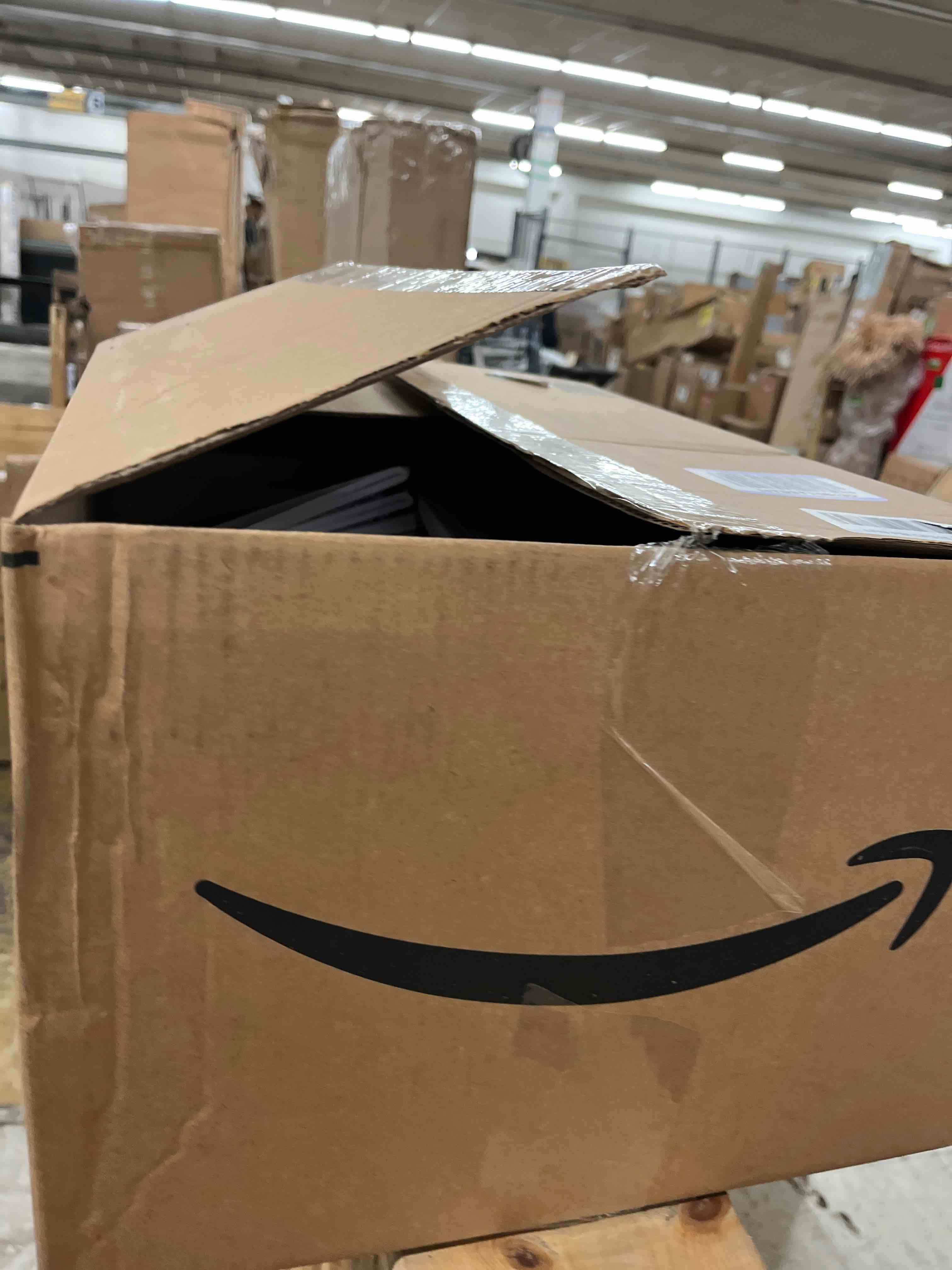 https://s3.amazonaws.com/lotting-images-prod/phillipi/RED4129954_1697118578382.jpeg