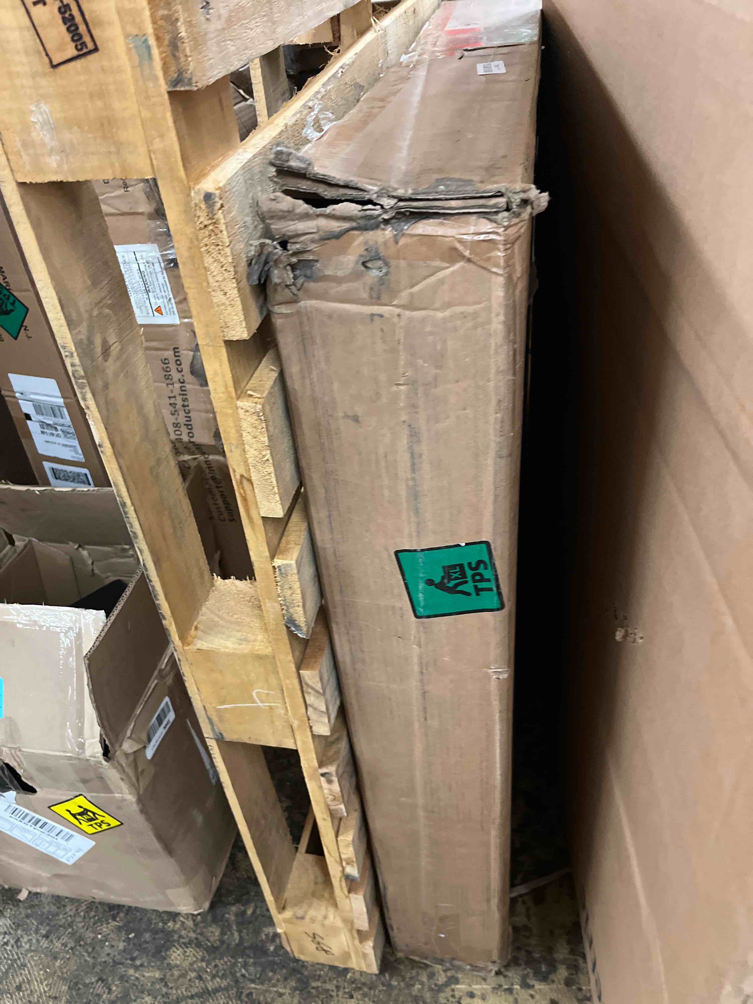 https://s3.amazonaws.com/lotting-images-prod/phillipi/RED4130872_1698265158400.jpeg