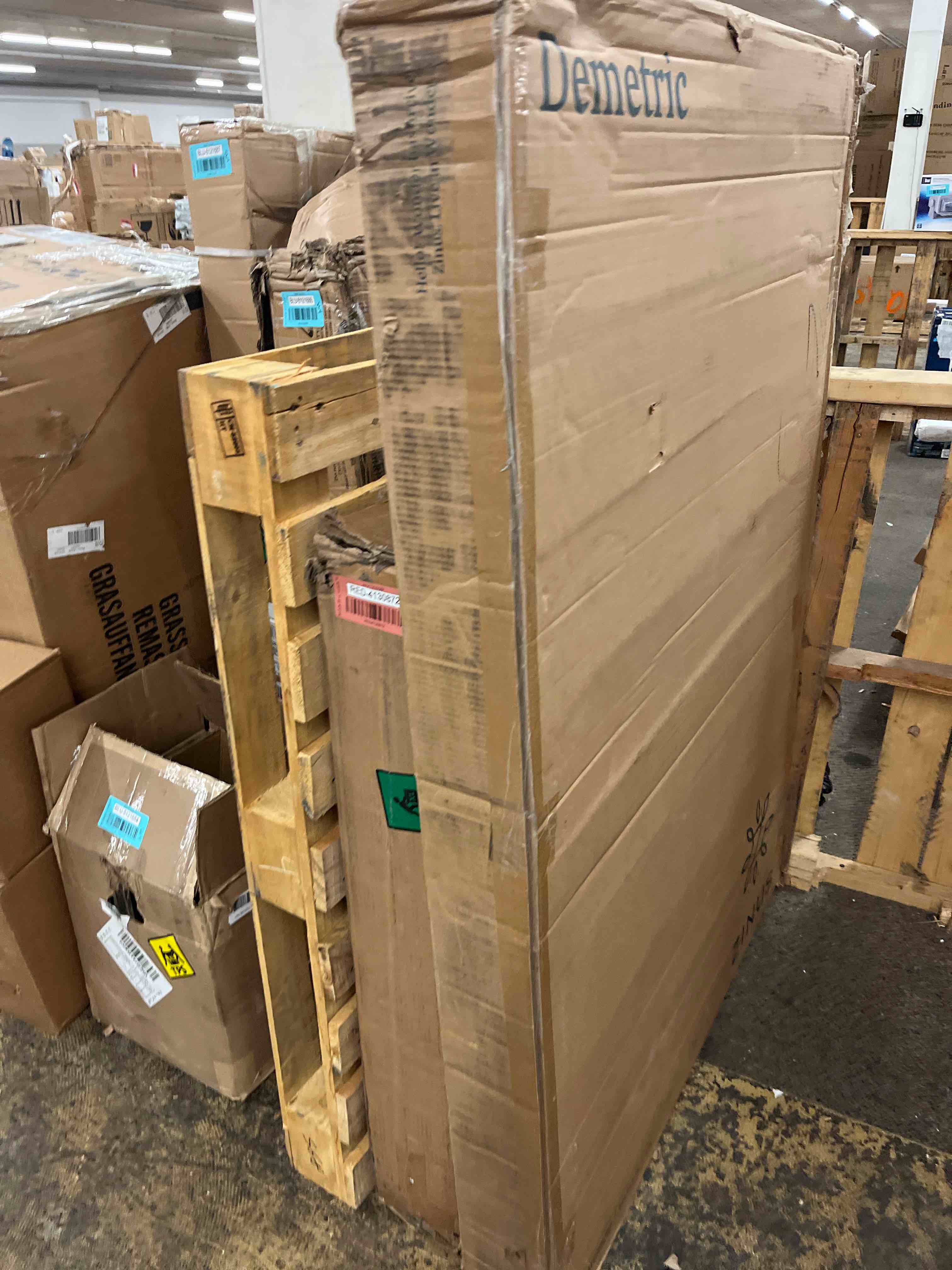 https://s3.amazonaws.com/lotting-images-prod/phillipi/RED4130873_1698265211912.jpeg