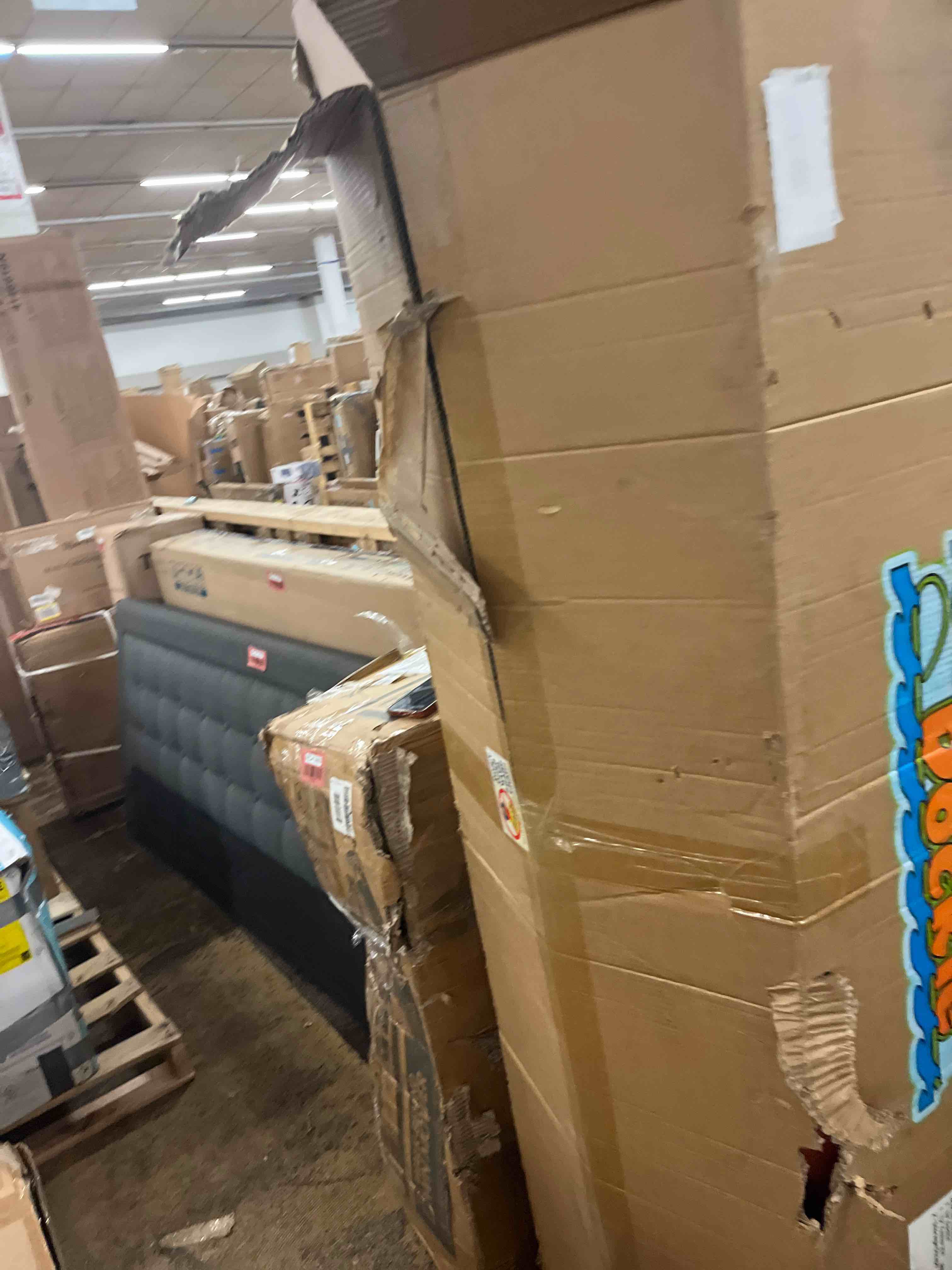 https://s3.amazonaws.com/lotting-images-prod/phillipi/RED4130923_1698417041579.jpeg