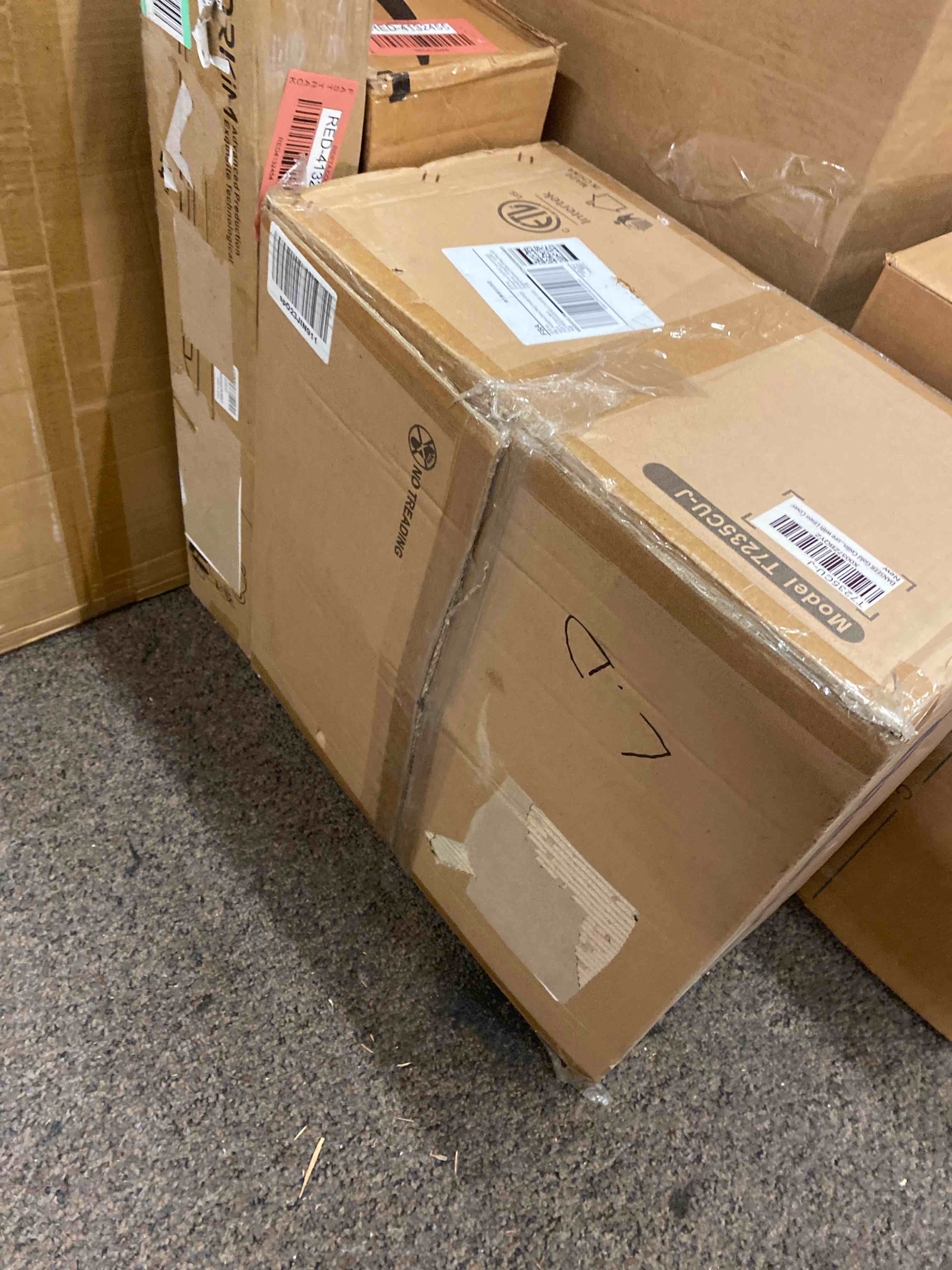 https://s3.amazonaws.com/lotting-images-prod/phillipi/RED4132456_1700537074949.jpeg