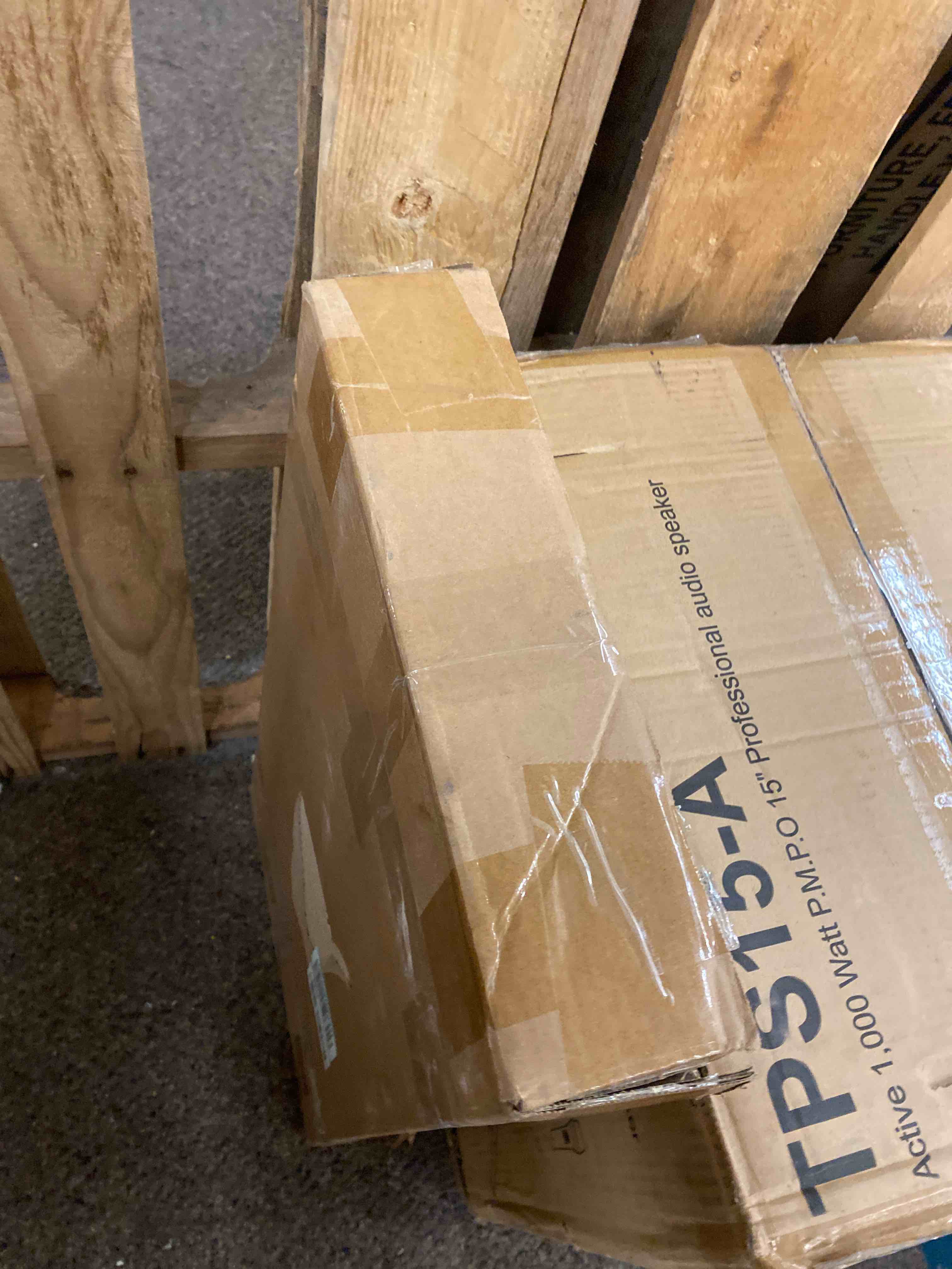 https://s3.amazonaws.com/lotting-images-prod/phillipi/RED4132483_1700576819667.jpeg