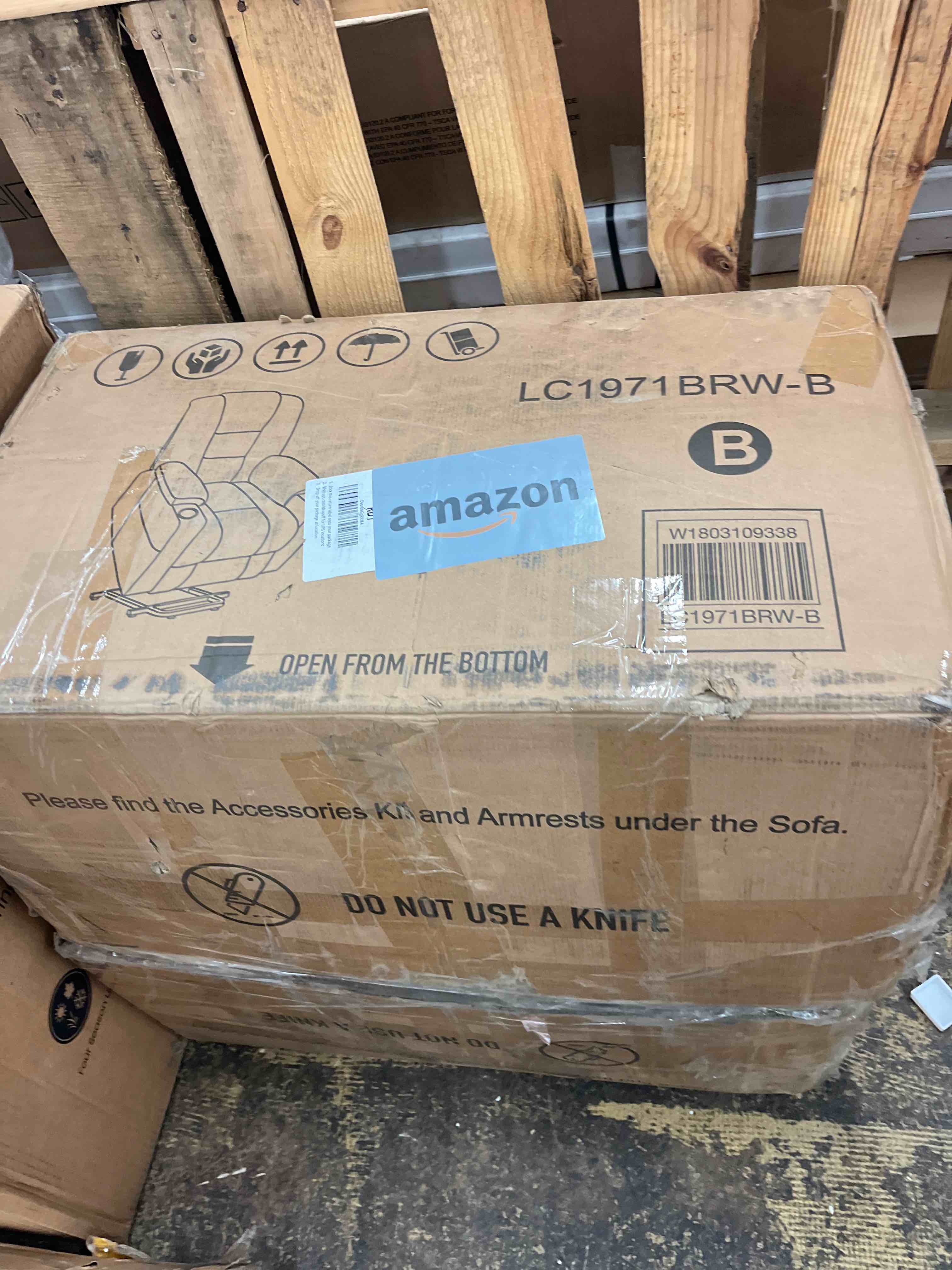 https://s3.amazonaws.com/lotting-images-prod/phillipi/RED4439169_1729864892188.jpeg