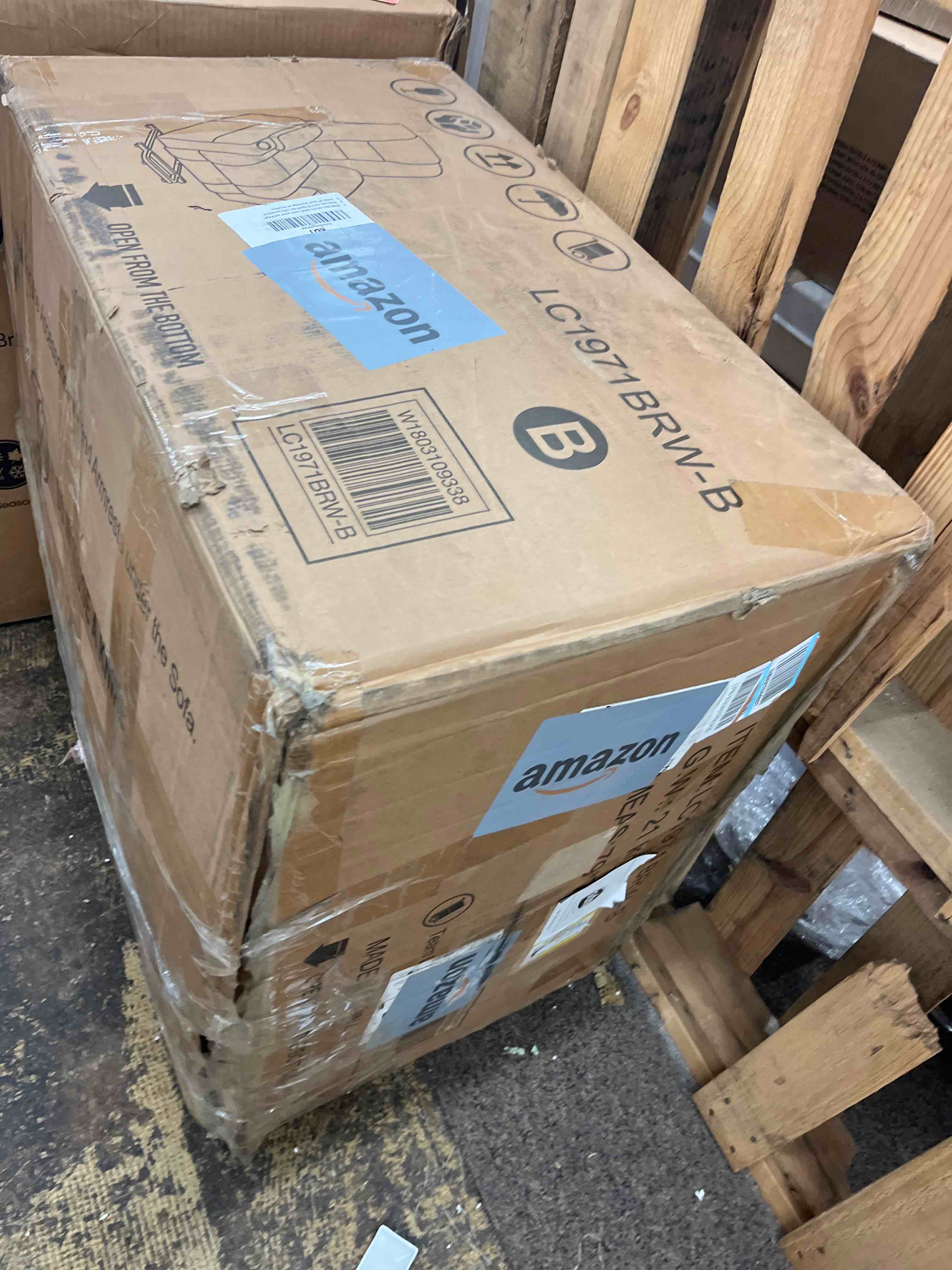 https://s3.amazonaws.com/lotting-images-prod/phillipi/RED4439169_1729864893829.jpeg