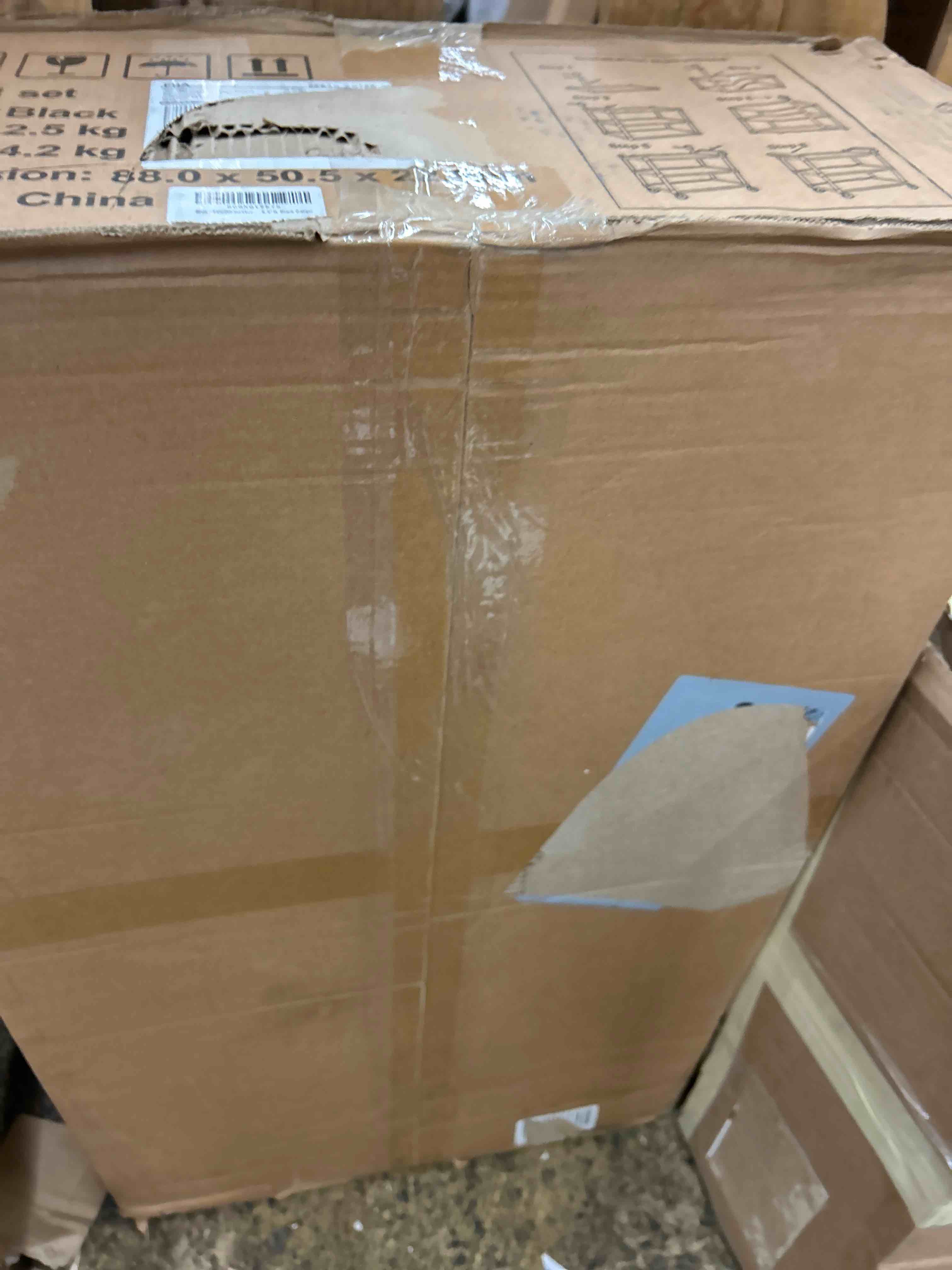https://s3.amazonaws.com/lotting-images-prod/phillipi/RED4439310_1729873892484.jpeg