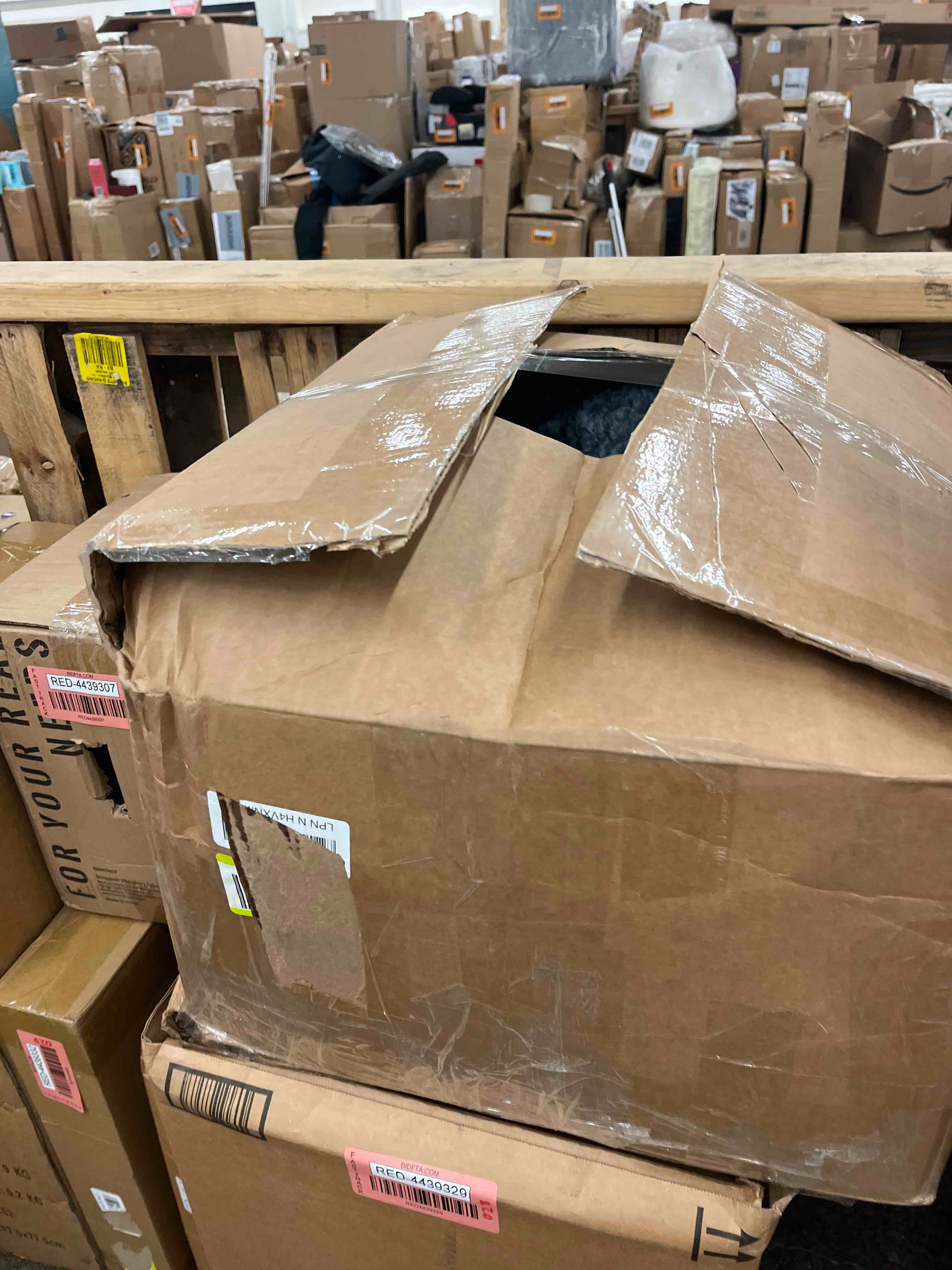 https://s3.amazonaws.com/lotting-images-prod/phillipi/RED4439326_1729874562235.jpeg