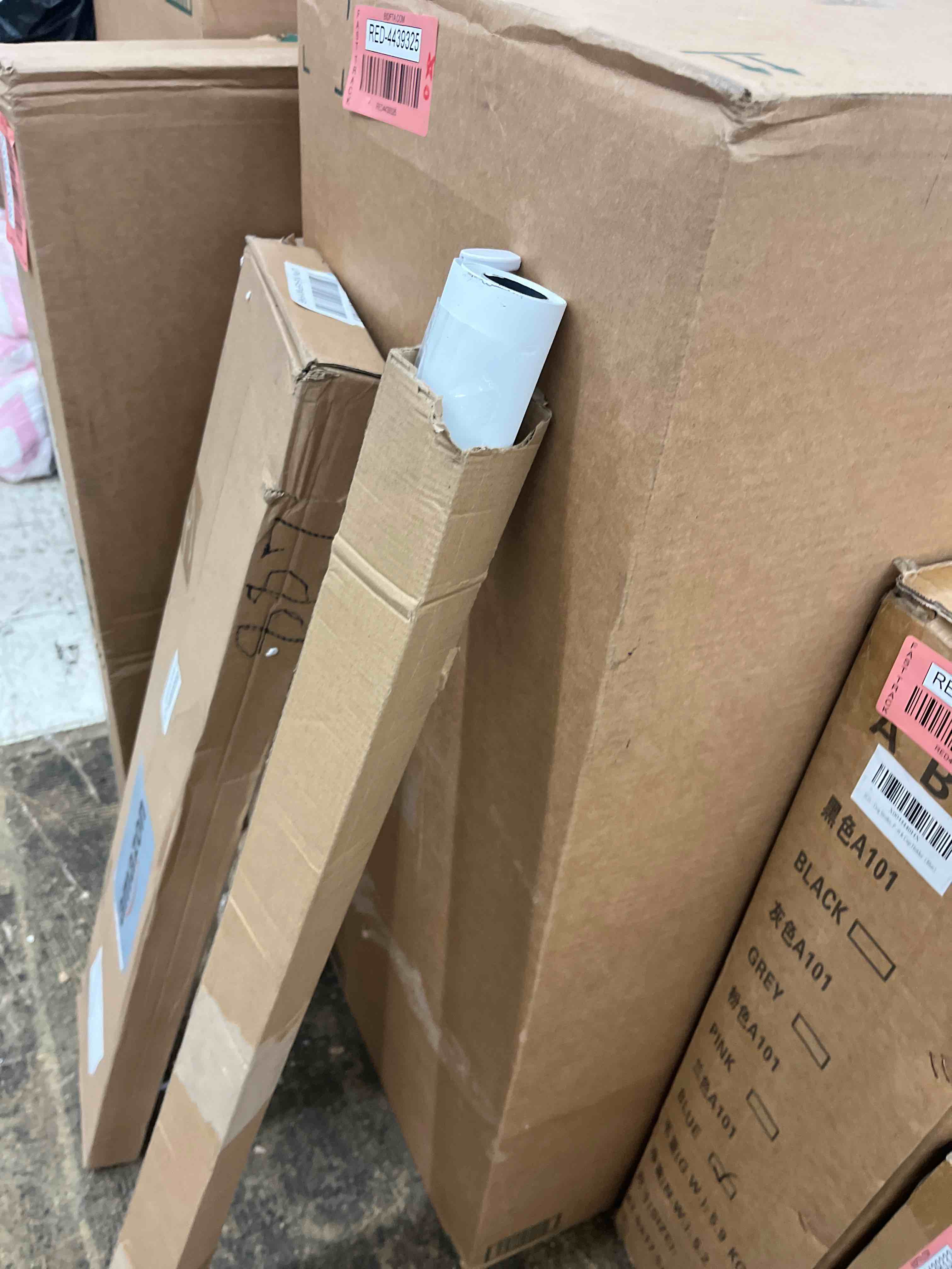 https://s3.amazonaws.com/lotting-images-prod/phillipi/RED4439328_1729873910189.jpeg