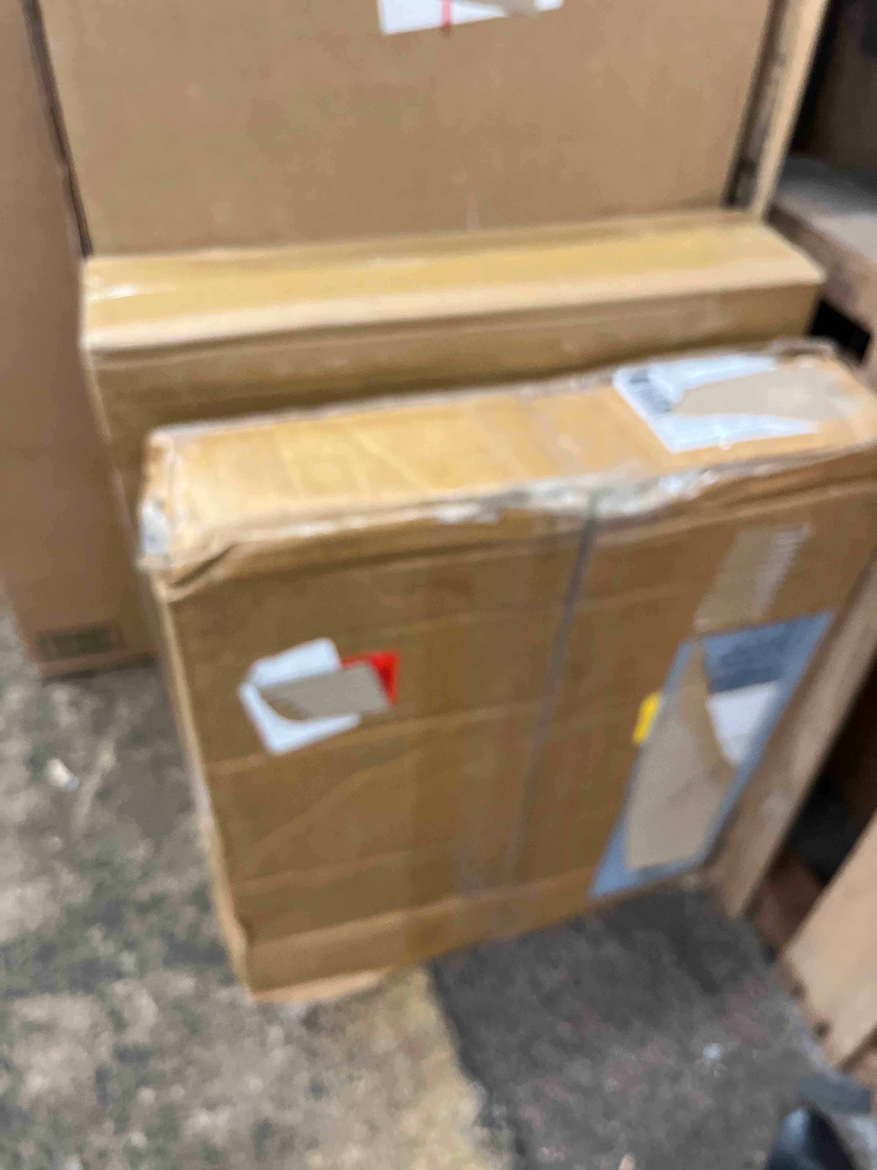 https://s3.amazonaws.com/lotting-images-prod/phillipi/RED4439333_1729873741752.jpeg