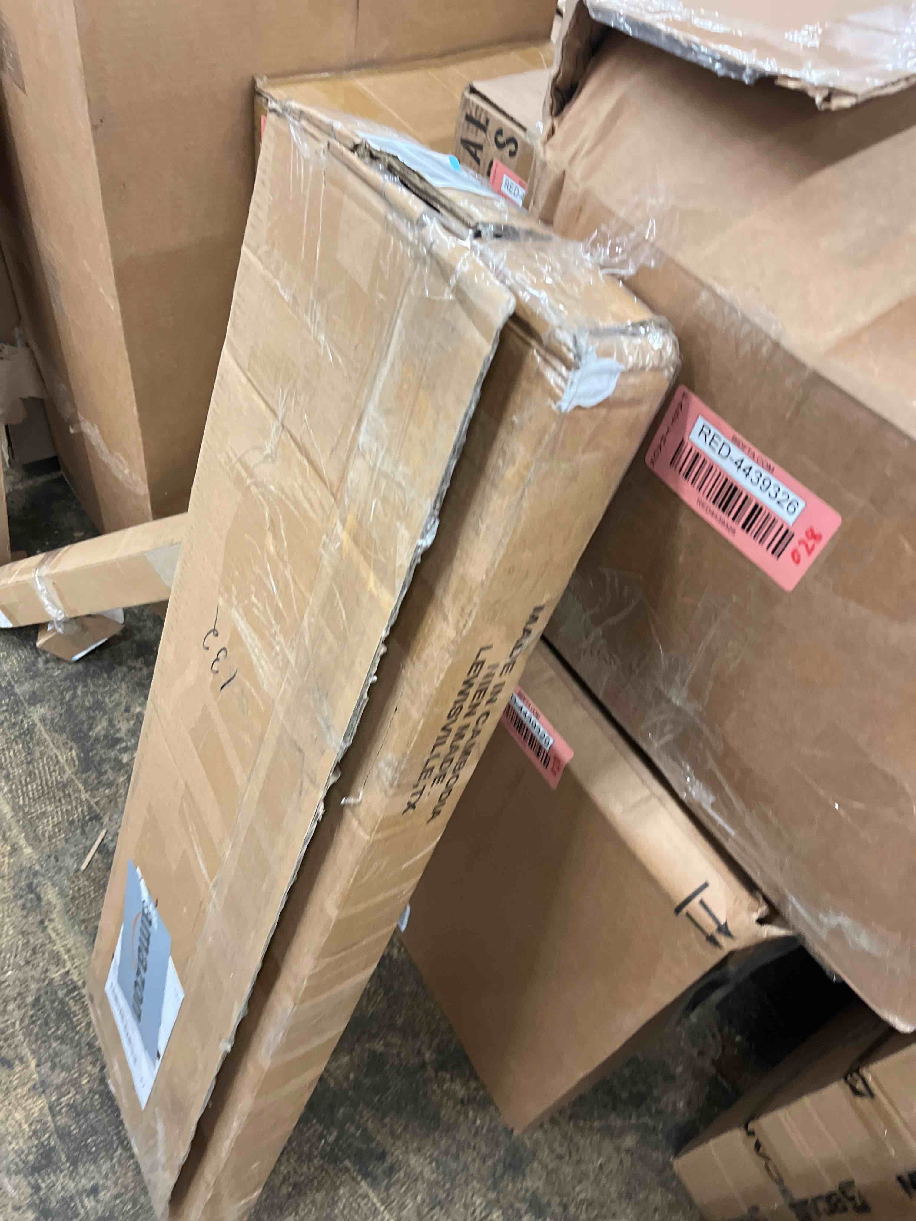 https://s3.amazonaws.com/lotting-images-prod/phillipi/RED4439336_1729874728485.jpeg