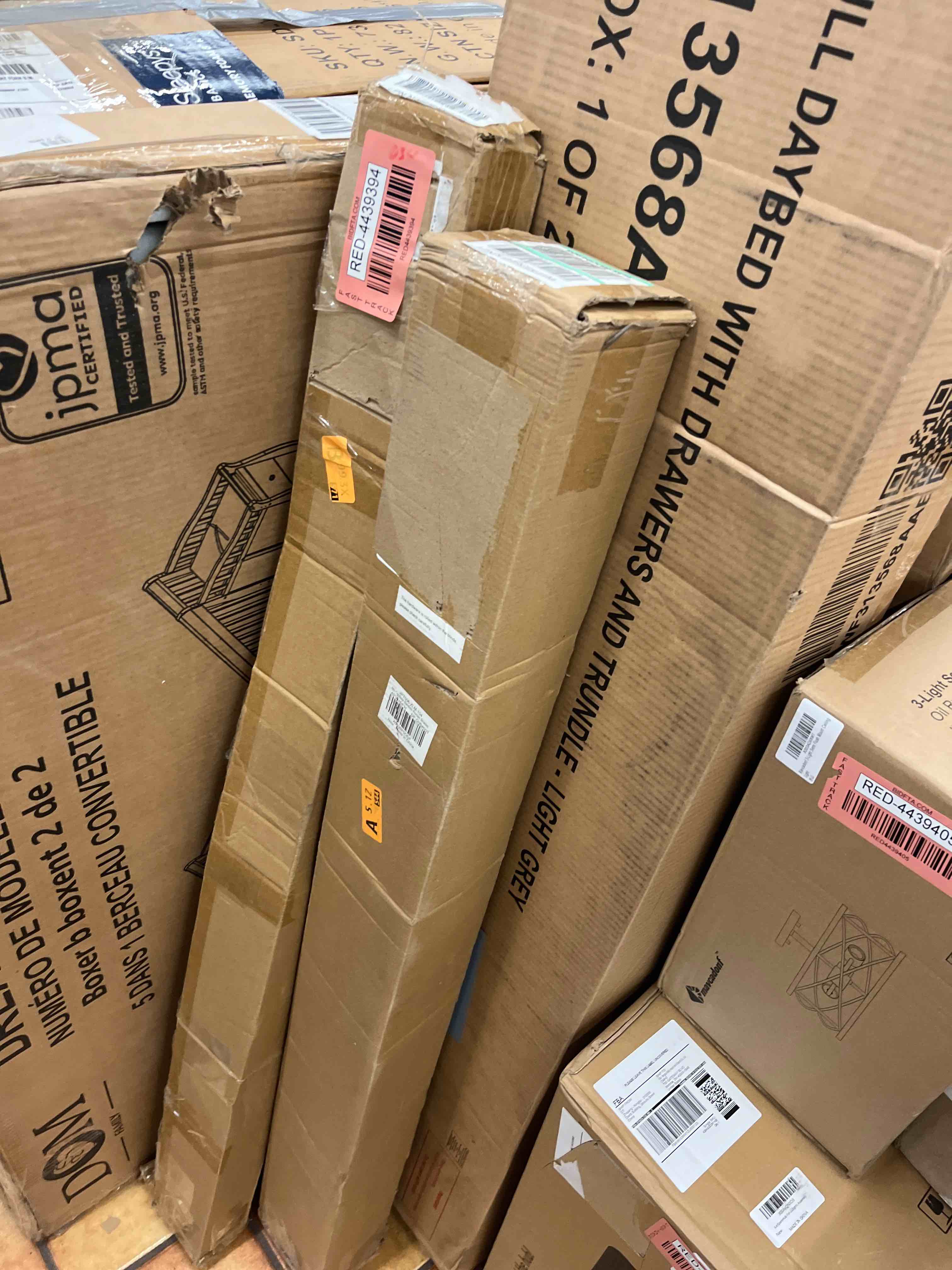 https://s3.amazonaws.com/lotting-images-prod/phillipi/RED4439393_1730149853585.jpeg