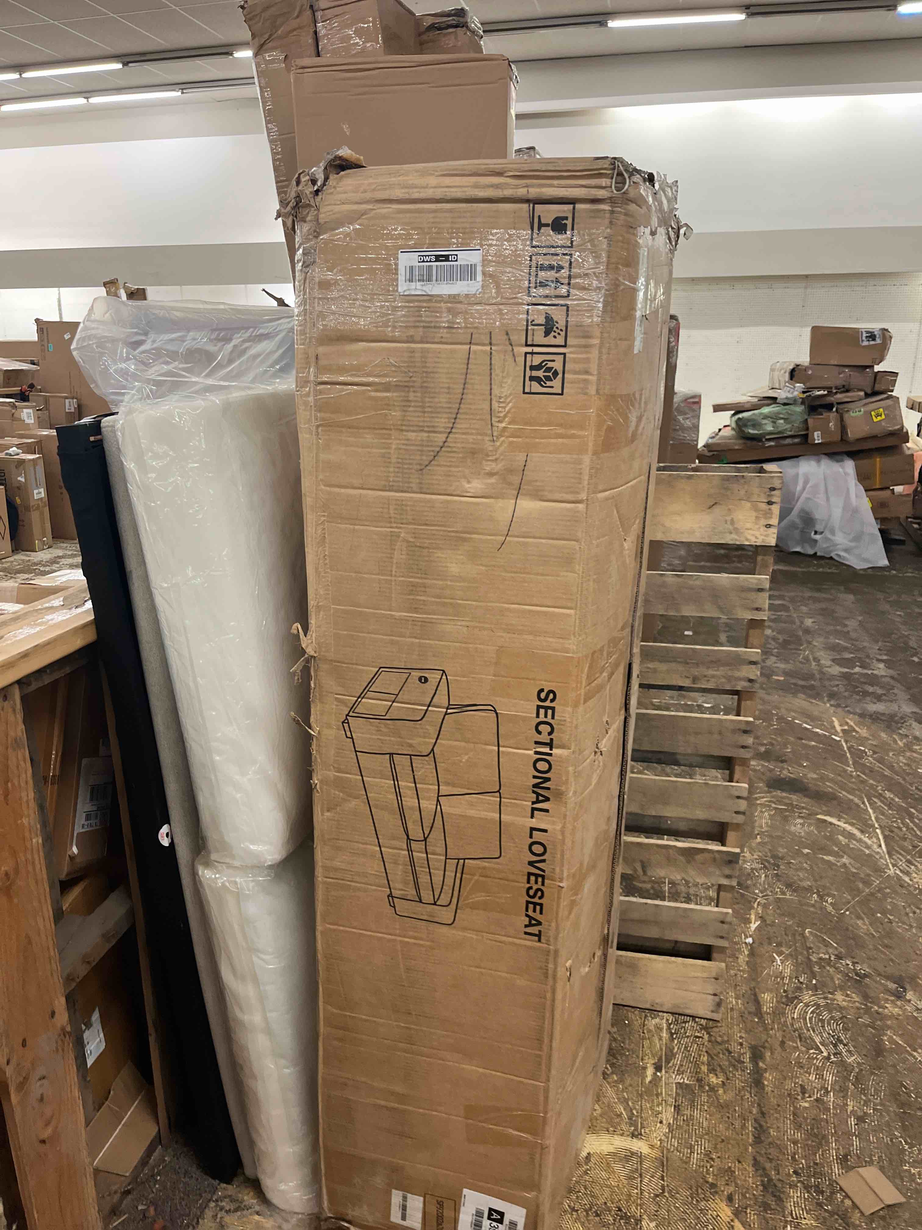 https://s3.amazonaws.com/lotting-images-prod/phillipi/RED4439711_1730445781128.jpeg