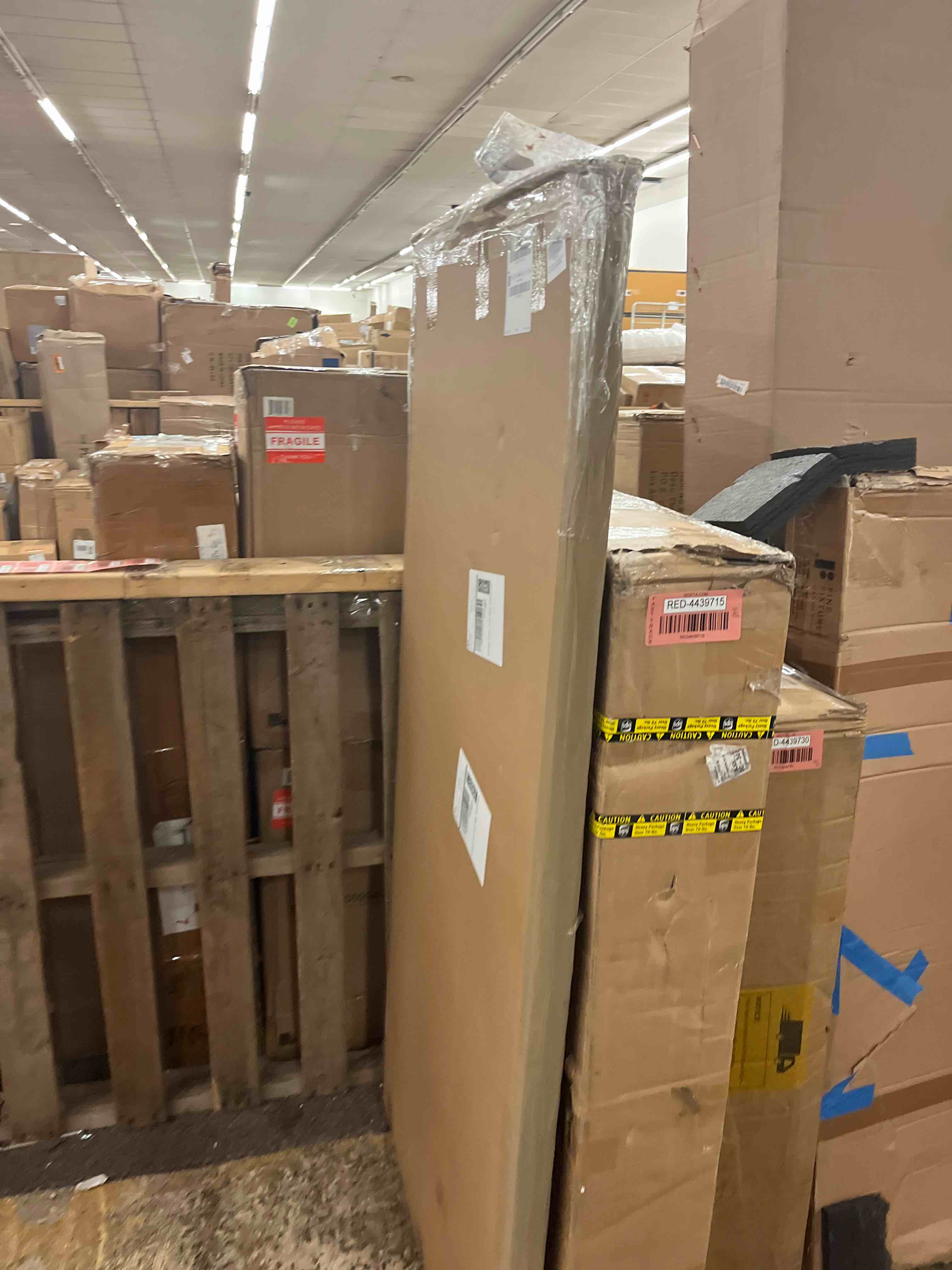 https://s3.amazonaws.com/lotting-images-prod/phillipi/RED4439716_1730444342036.jpeg
