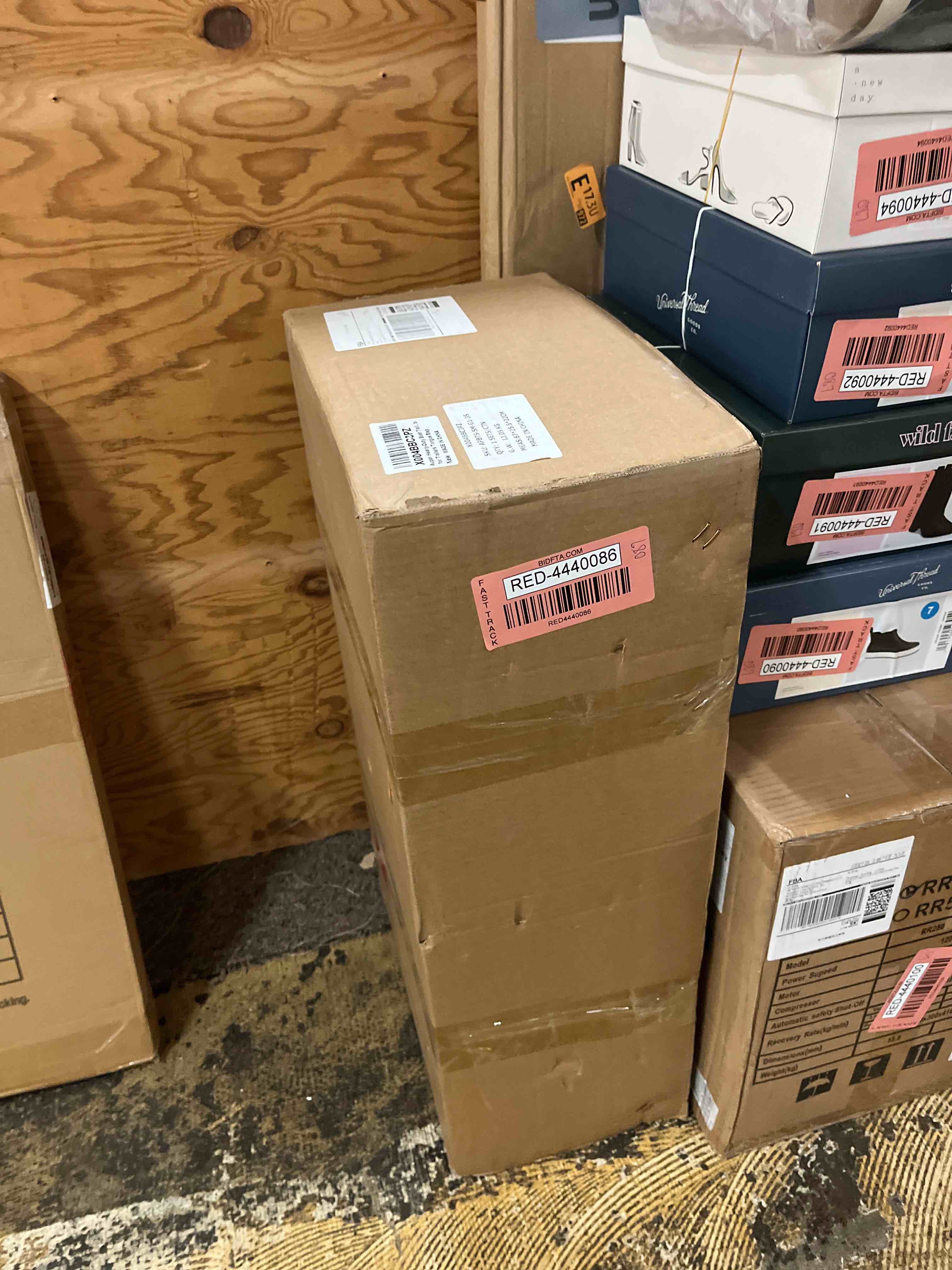 https://s3.amazonaws.com/lotting-images-prod/phillipi/RED4440086_1730888470356.jpeg