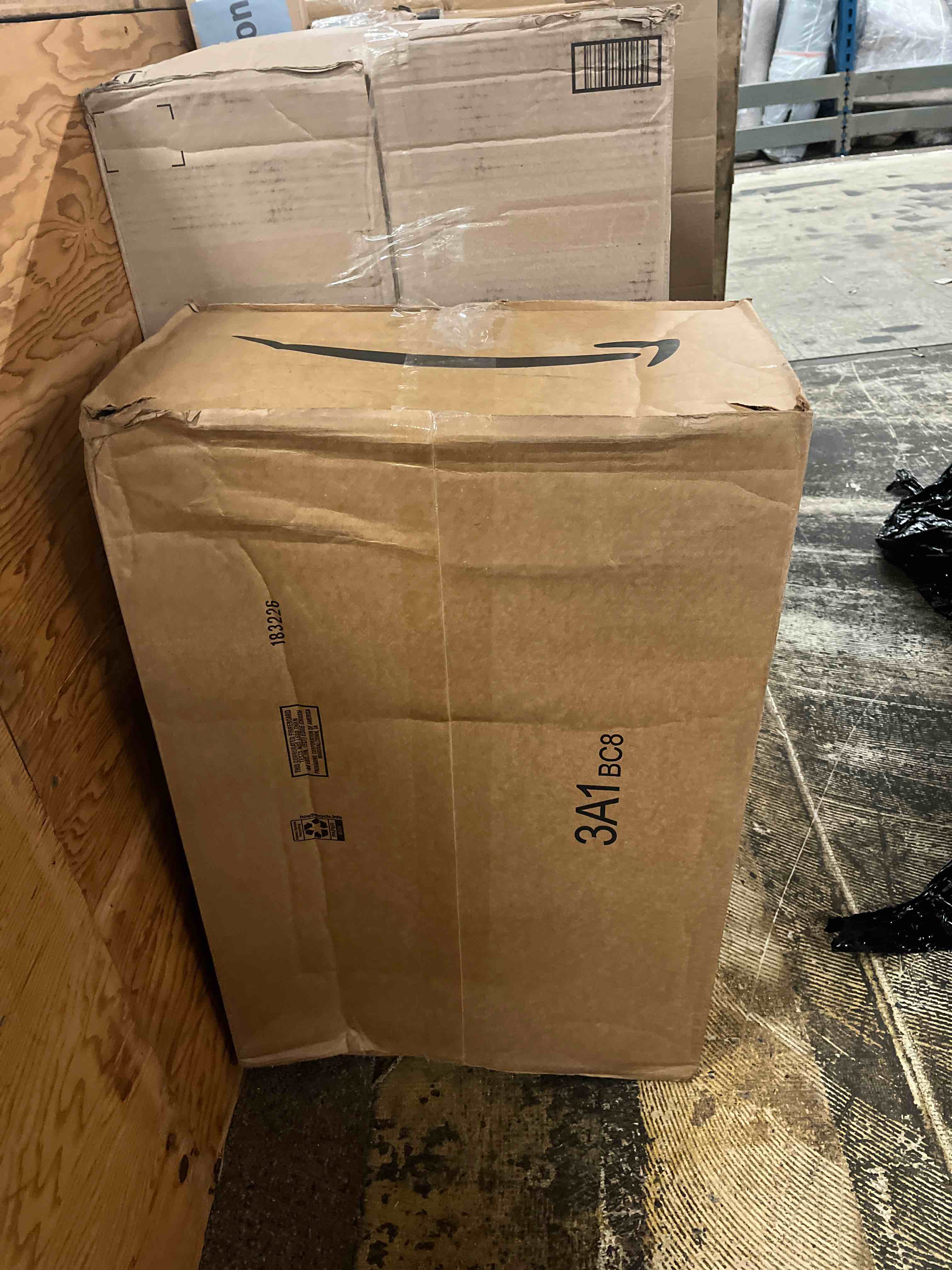 https://s3.amazonaws.com/lotting-images-prod/phillipi/RED4440104_1730886784998.jpeg