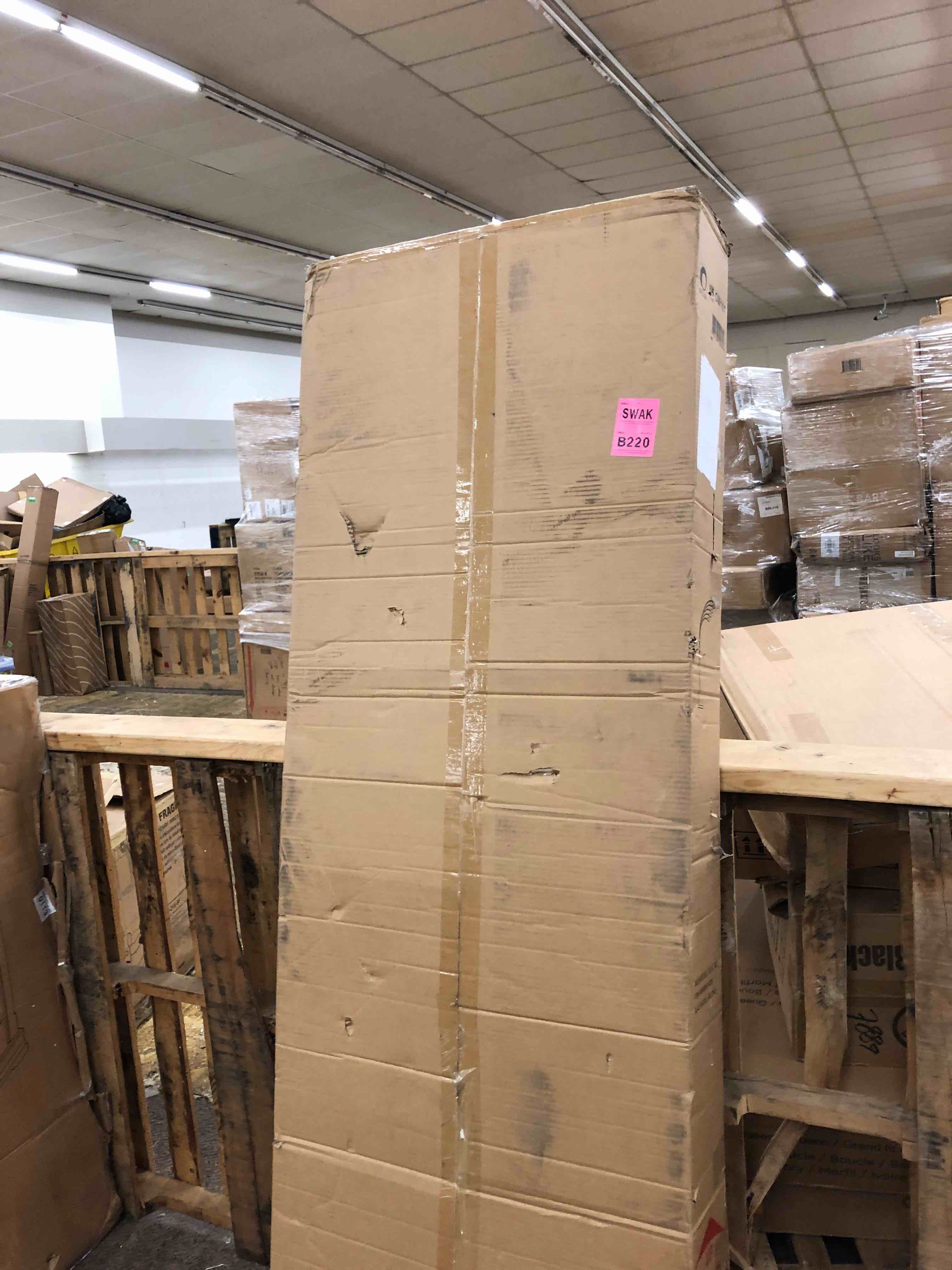 https://s3.amazonaws.com/lotting-images-prod/phillipi/RED4441182_1728915780749.jpeg