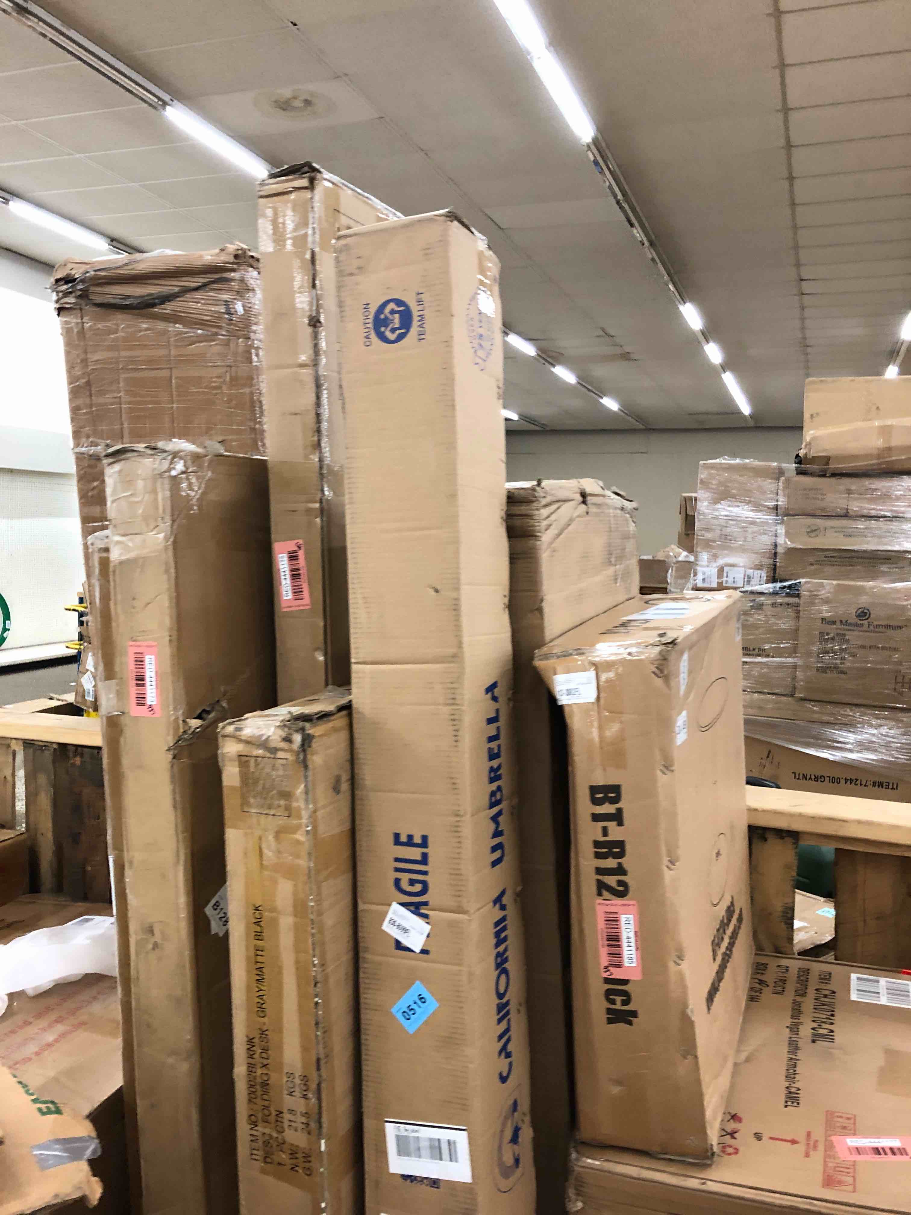 https://s3.amazonaws.com/lotting-images-prod/phillipi/RED4441183_1728915712067.jpeg