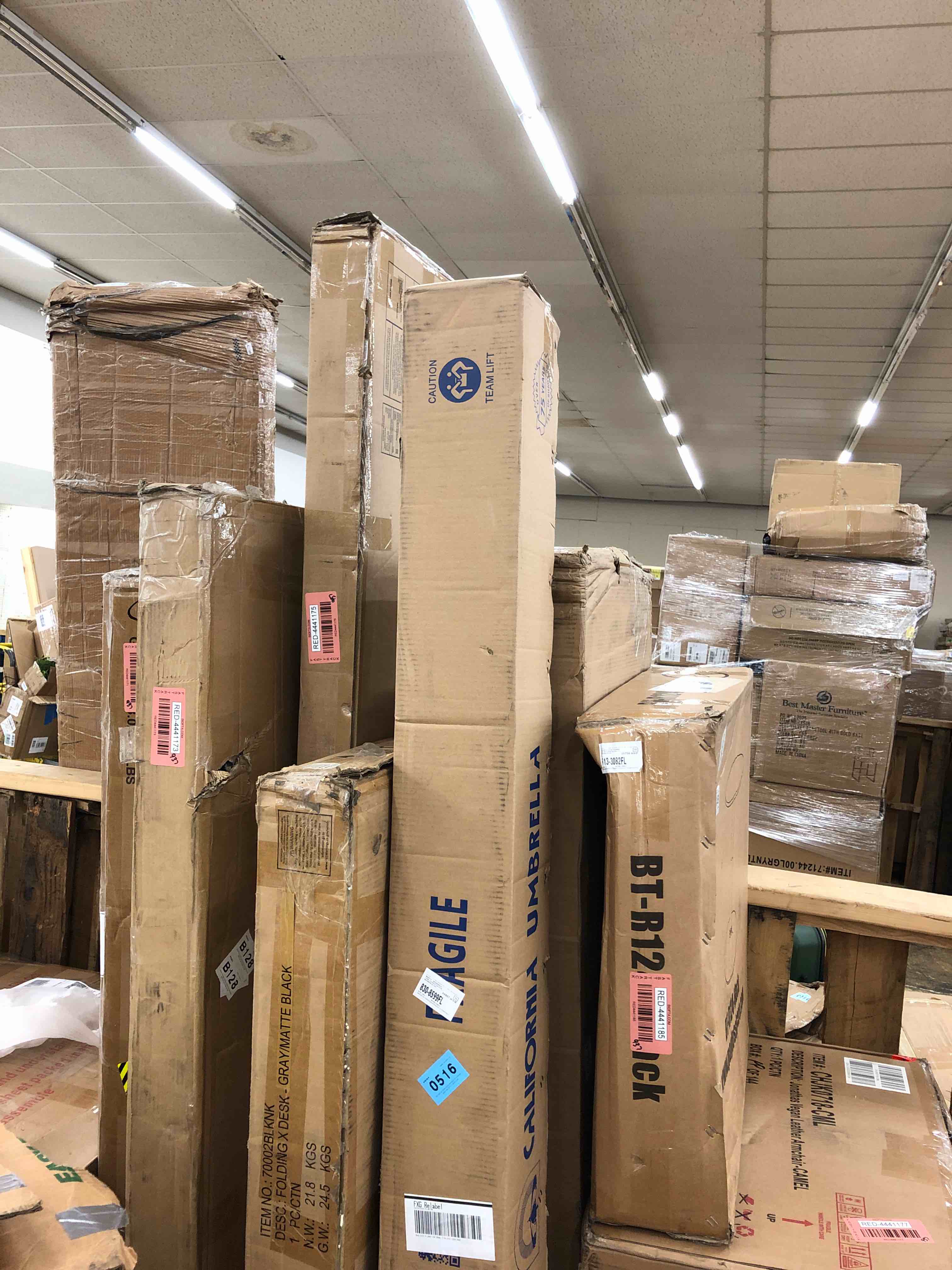 https://s3.amazonaws.com/lotting-images-prod/phillipi/RED4441183_1728915713455.jpeg