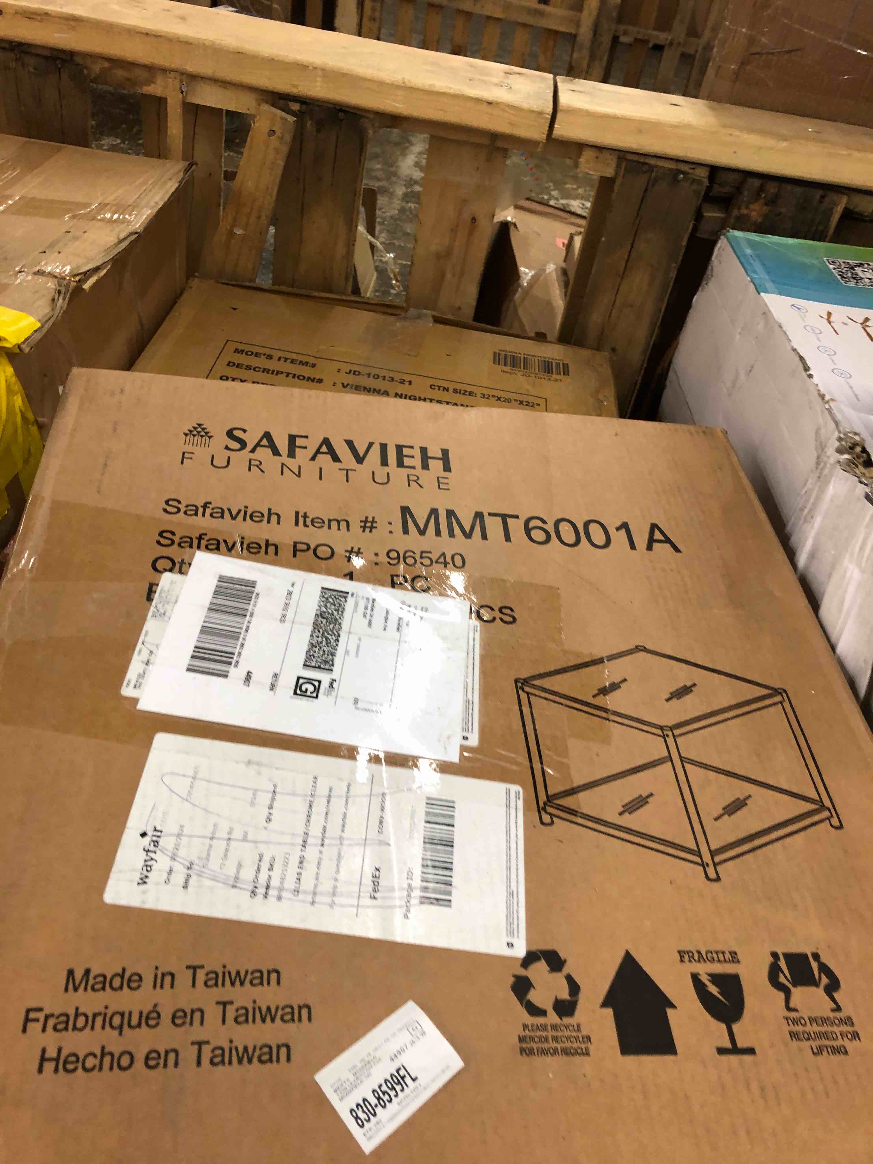 https://s3.amazonaws.com/lotting-images-prod/phillipi/RED4441196_1728924904659.jpeg
