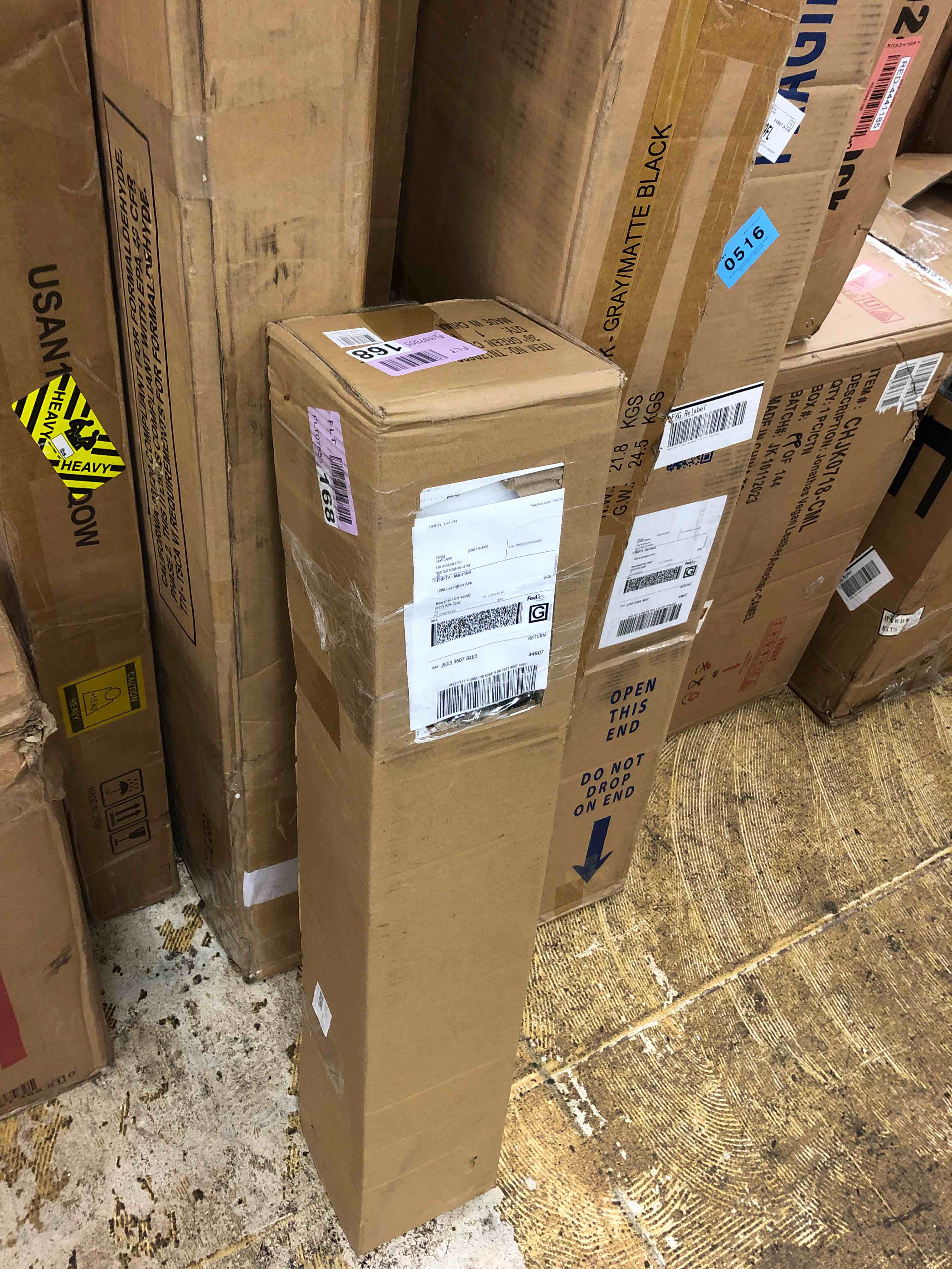https://s3.amazonaws.com/lotting-images-prod/phillipi/RED4441202_1728925517452.jpeg