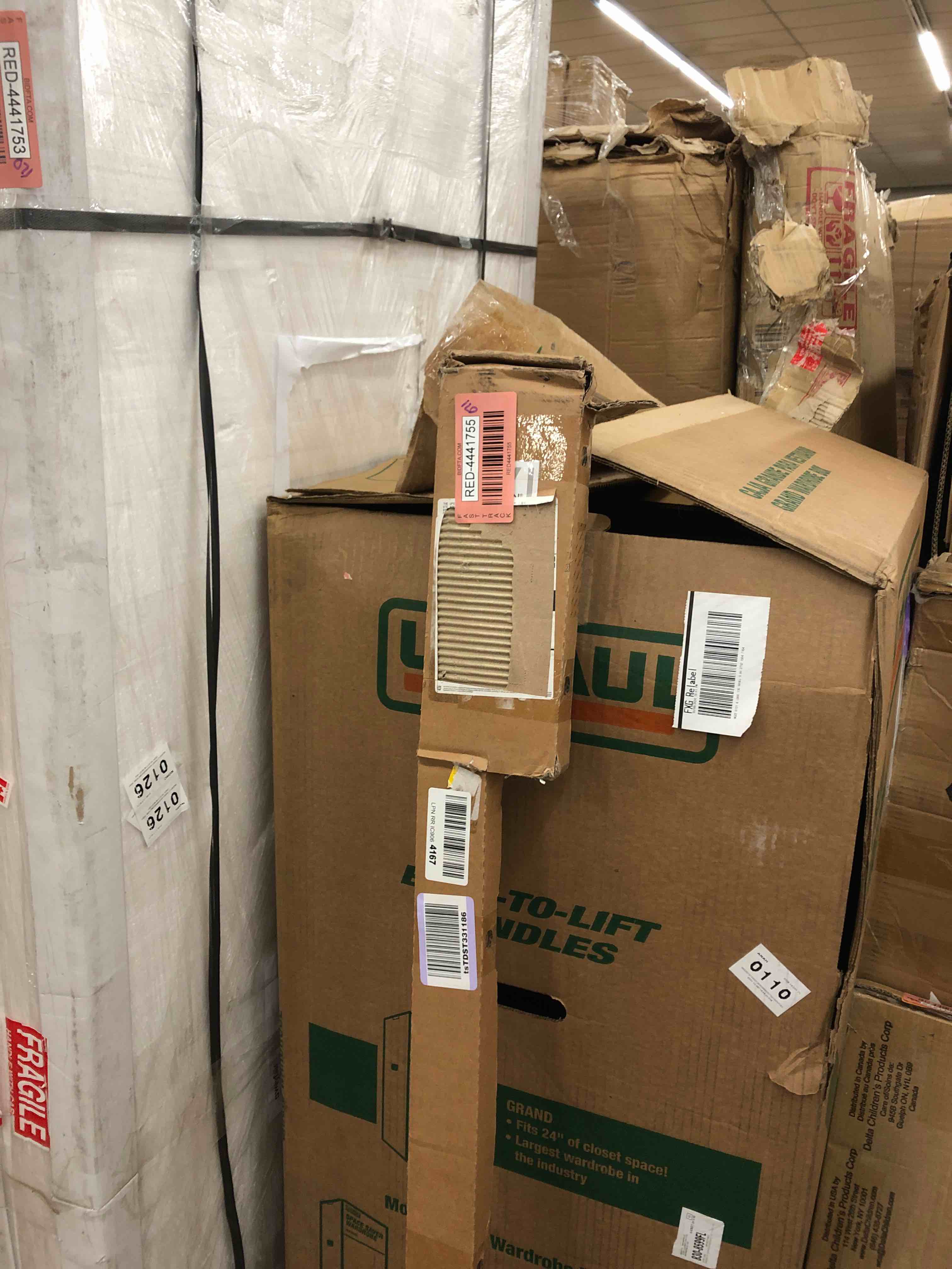 https://s3.amazonaws.com/lotting-images-prod/phillipi/RED4441755_1730472699774.jpeg