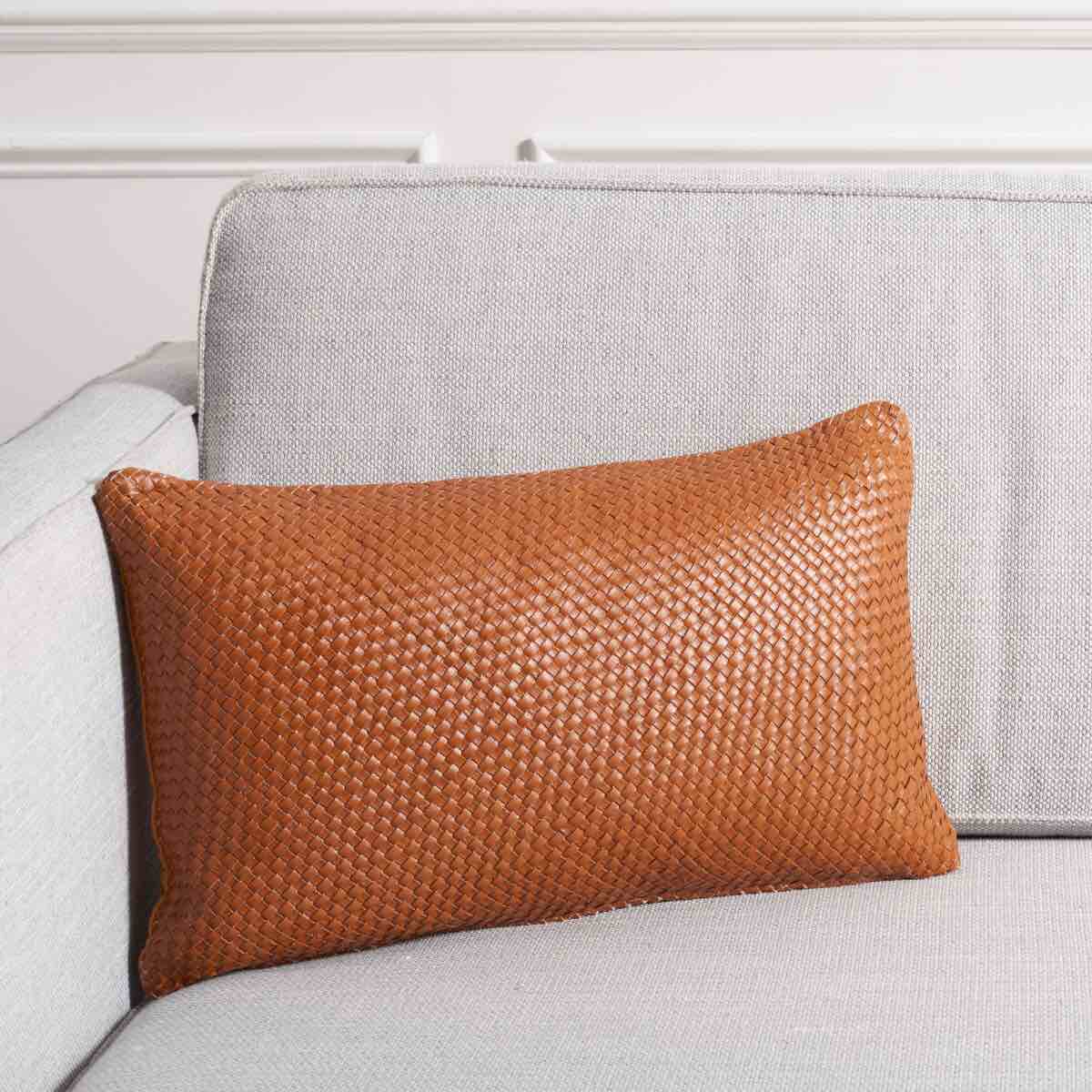 Safavieh PLS2001A-2020 20 X 20 In. Kelci Pillow, Camel