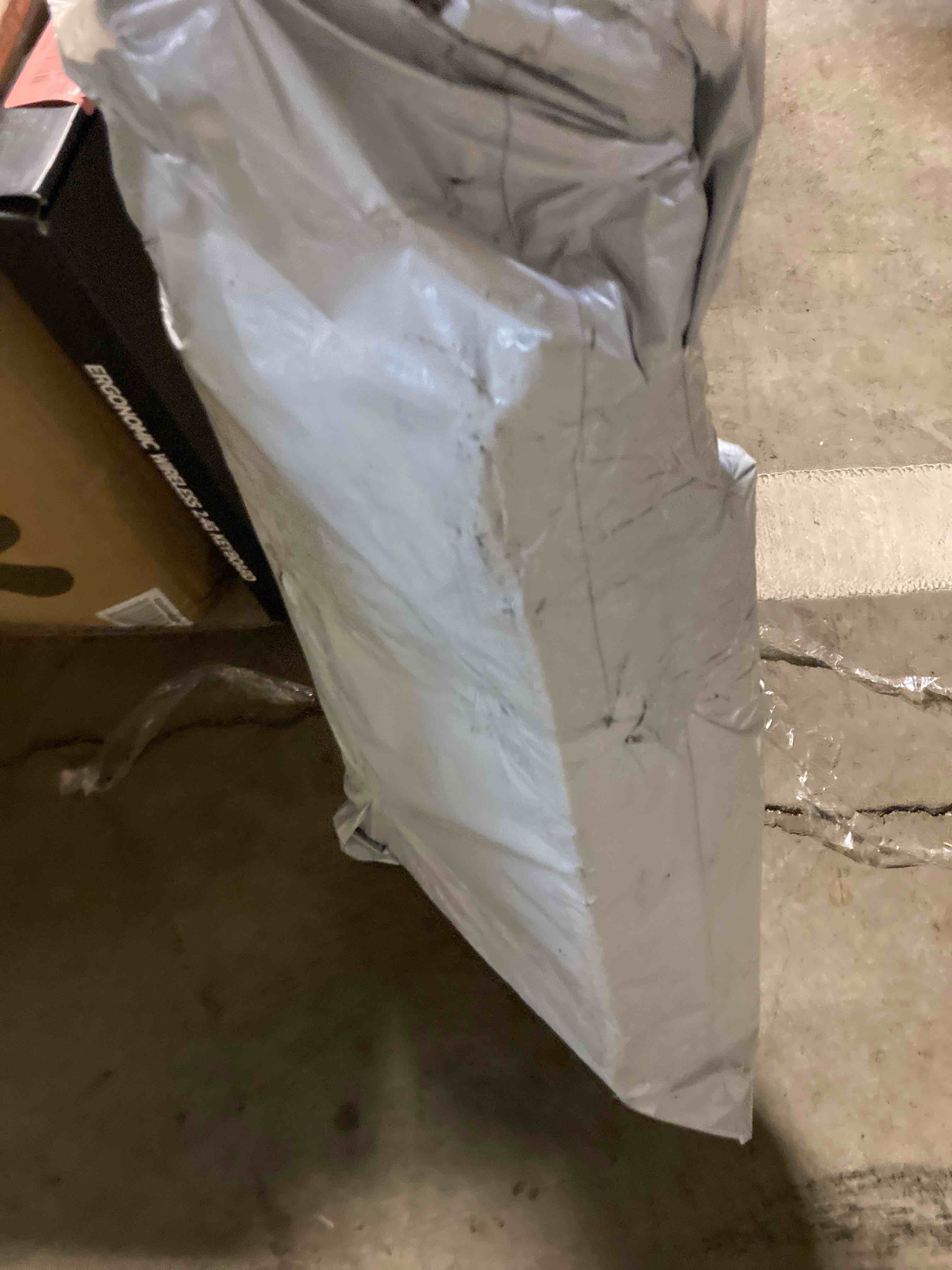 https://s3.amazonaws.com/lotting-images-prod/phillipi/RED4750307_1703795411963.jpeg