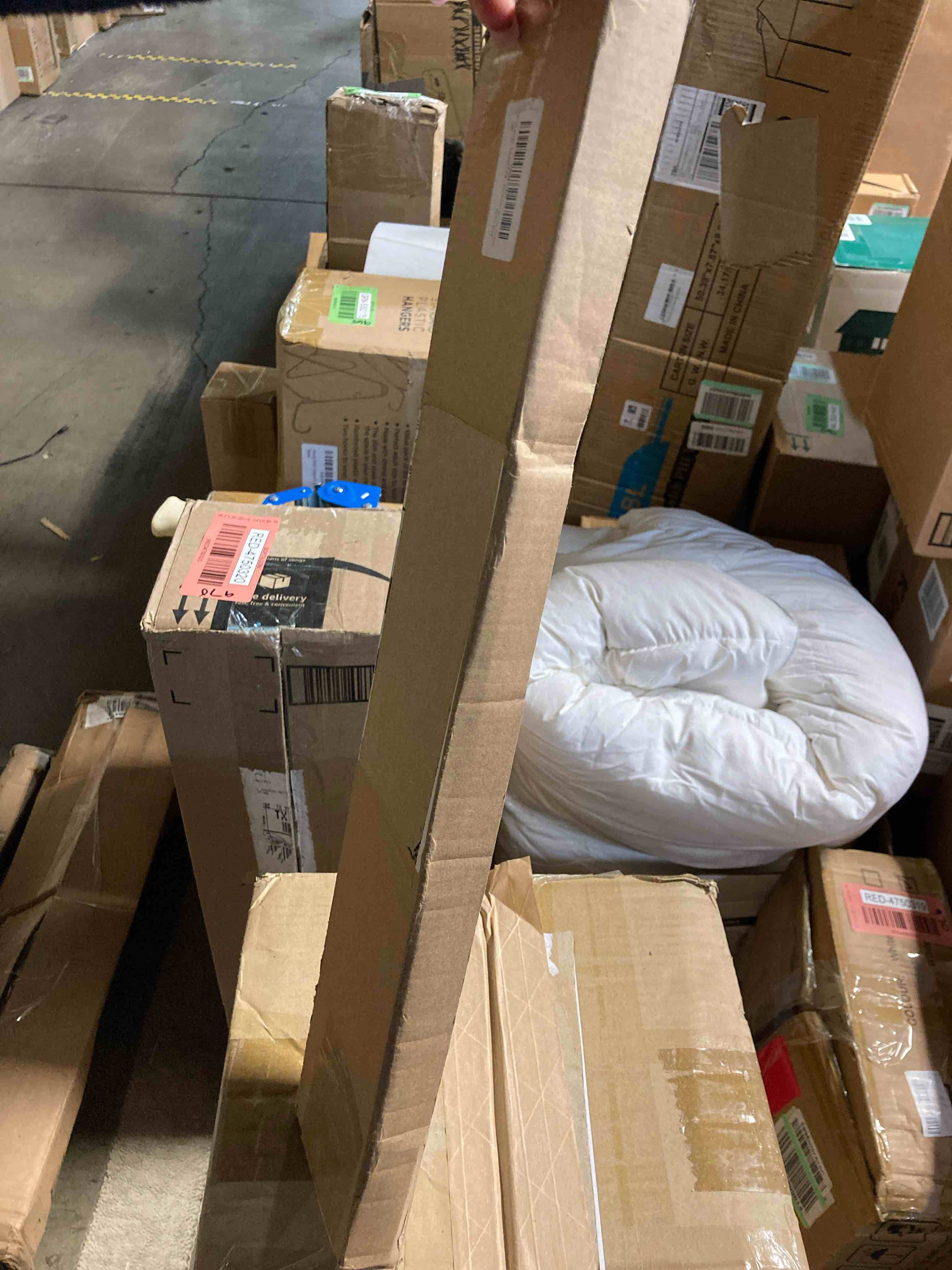 https://s3.amazonaws.com/lotting-images-prod/phillipi/RED4750318_1703792627875.jpeg