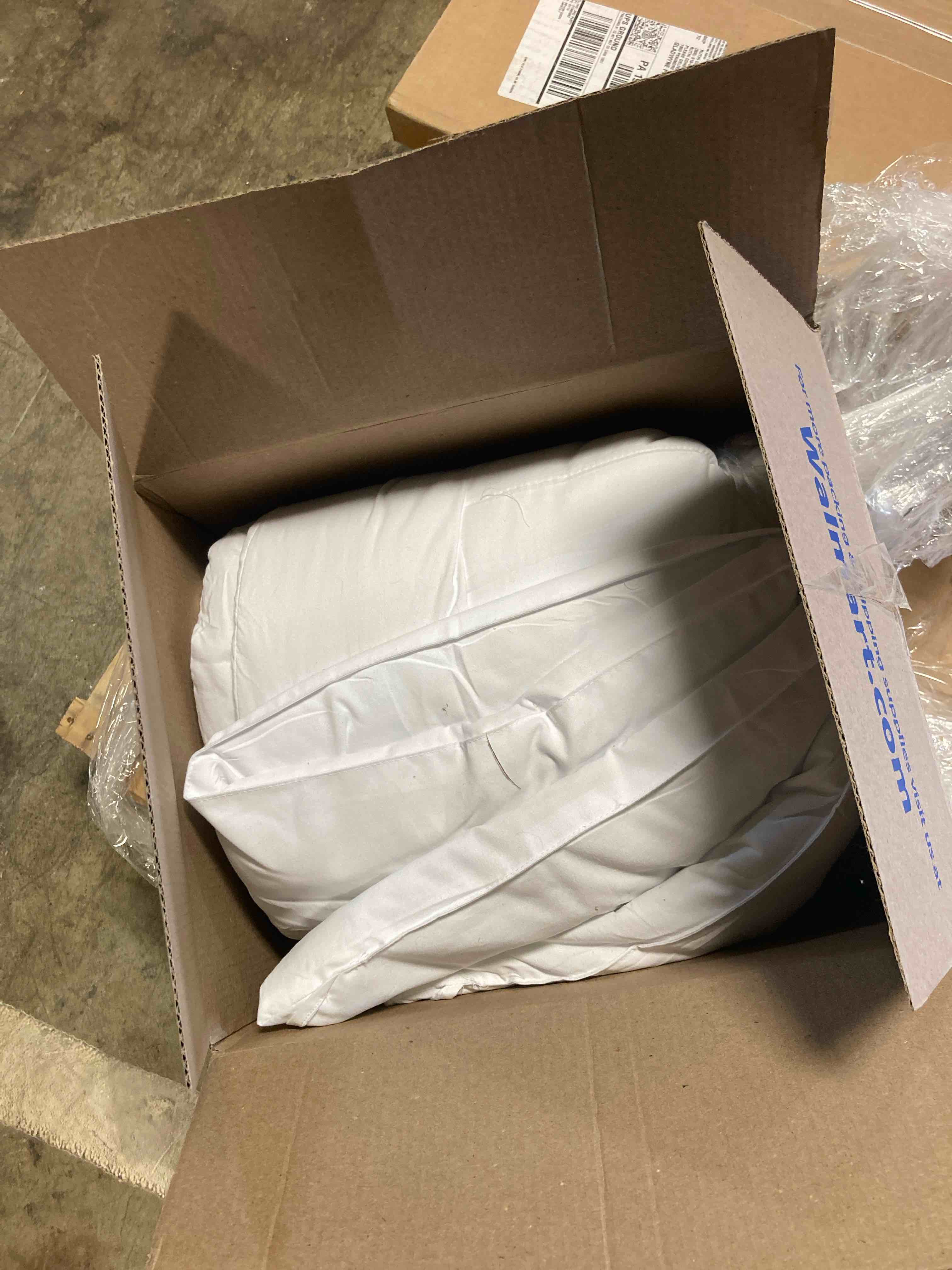 https://s3.amazonaws.com/lotting-images-prod/phillipi/RED4750471_1704300840387.jpeg