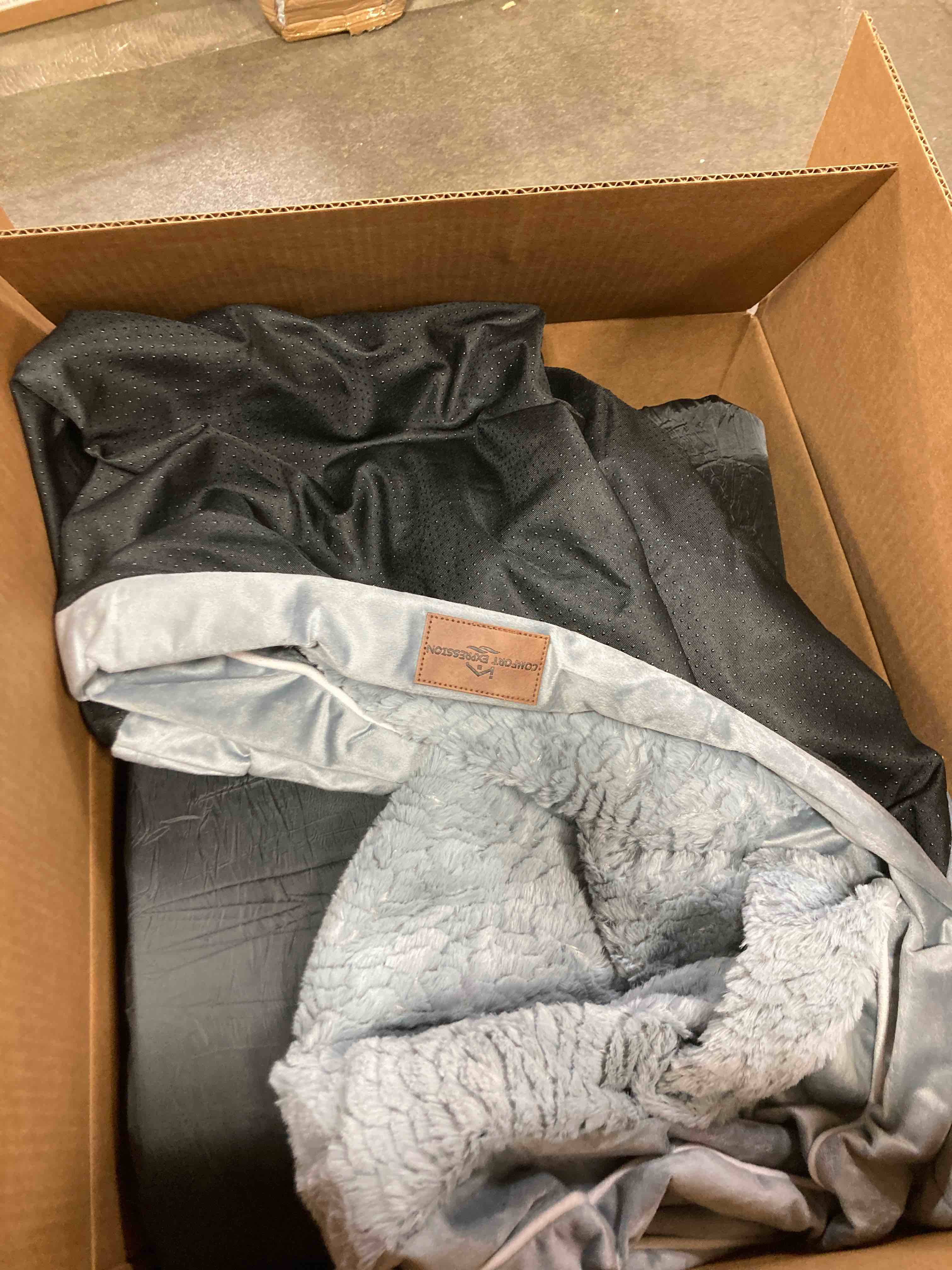 https://s3.amazonaws.com/lotting-images-prod/phillipi/RED4750719_1704733506062.jpeg