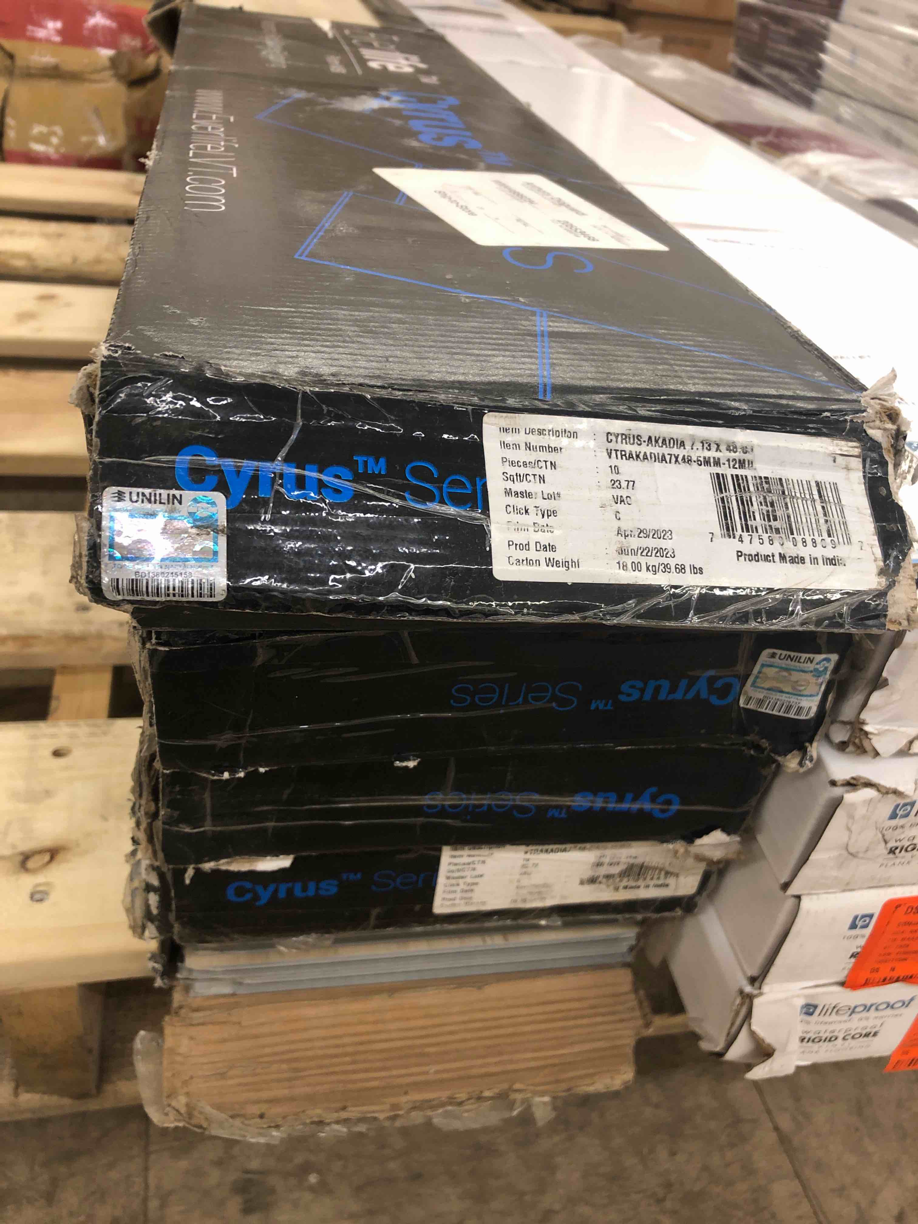 https://s3.amazonaws.com/lotting-images-prod/phillipi/RED4753694_1701272396477.jpeg