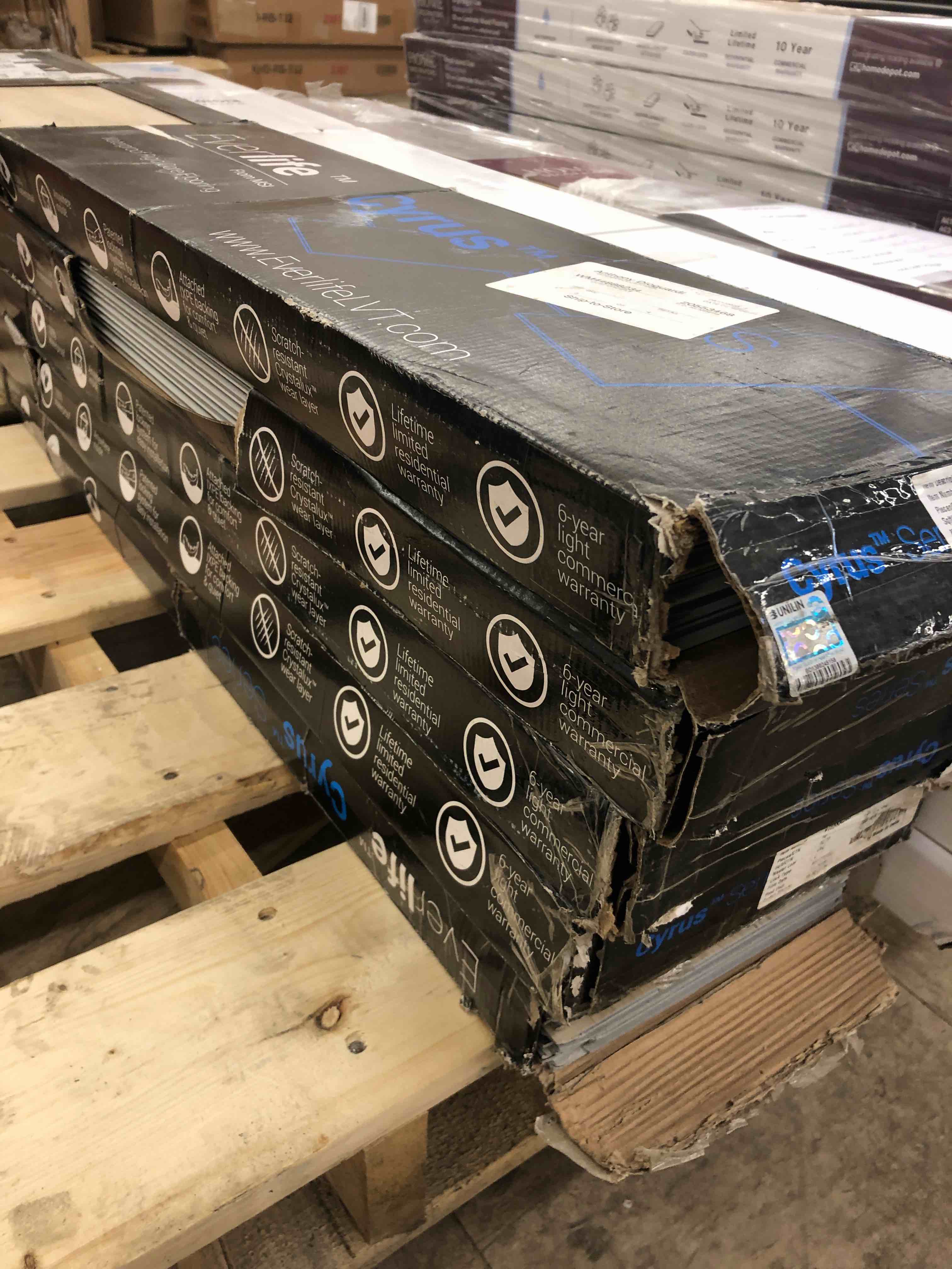 https://s3.amazonaws.com/lotting-images-prod/phillipi/RED4753694_1701272399599.jpeg