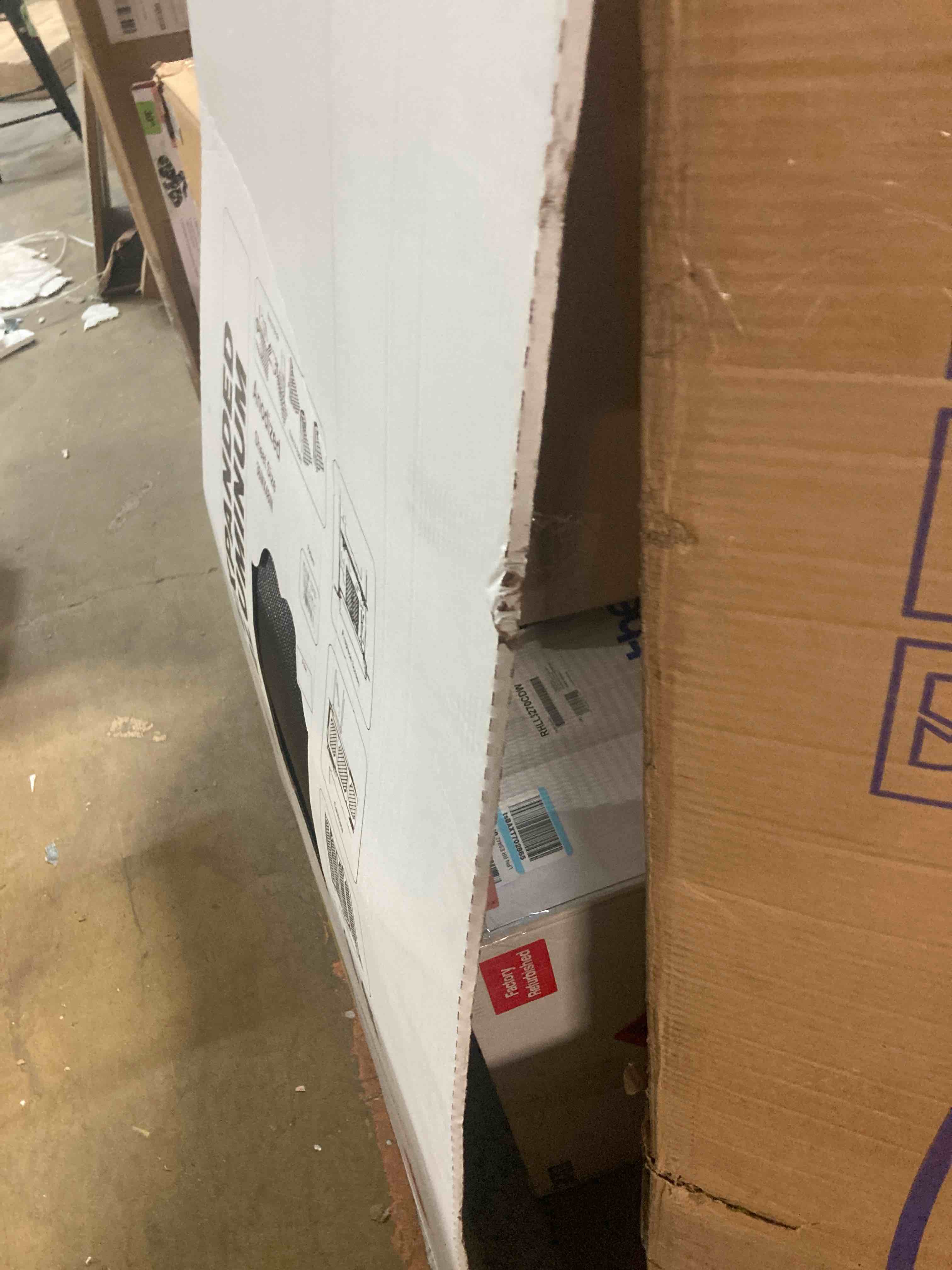 https://s3.amazonaws.com/lotting-images-prod/phillipi/RED4754042_1682370748425.jpeg