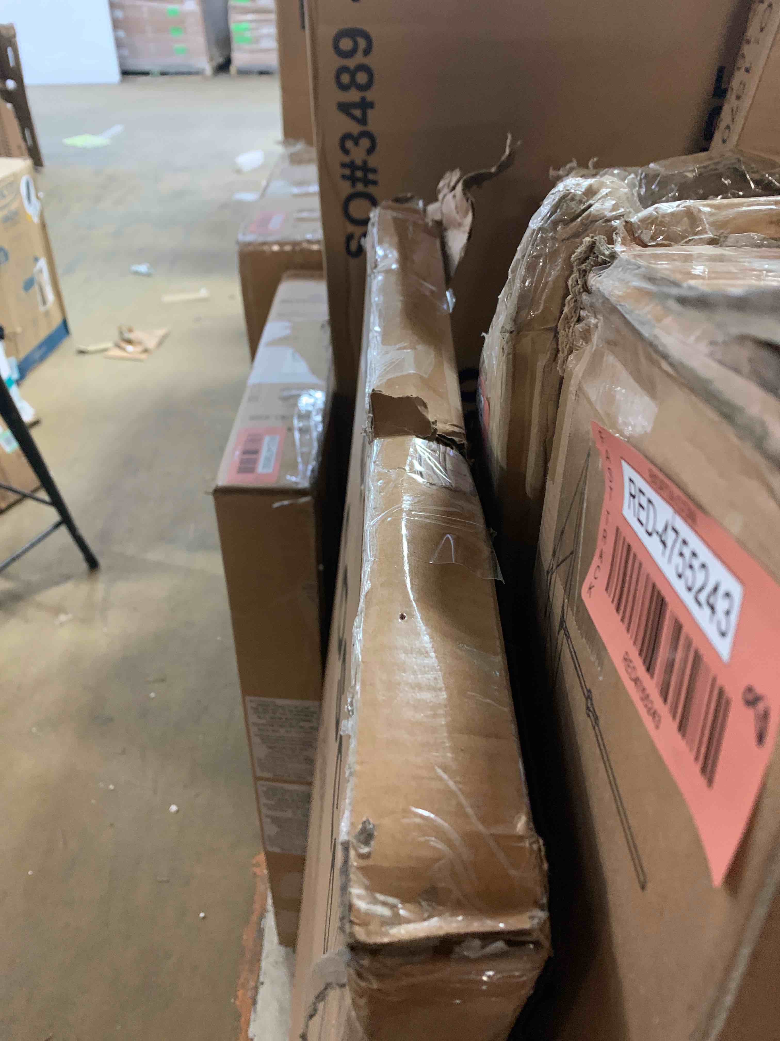 https://s3.amazonaws.com/lotting-images-prod/phillipi/RED4755246_1683643772657.jpeg