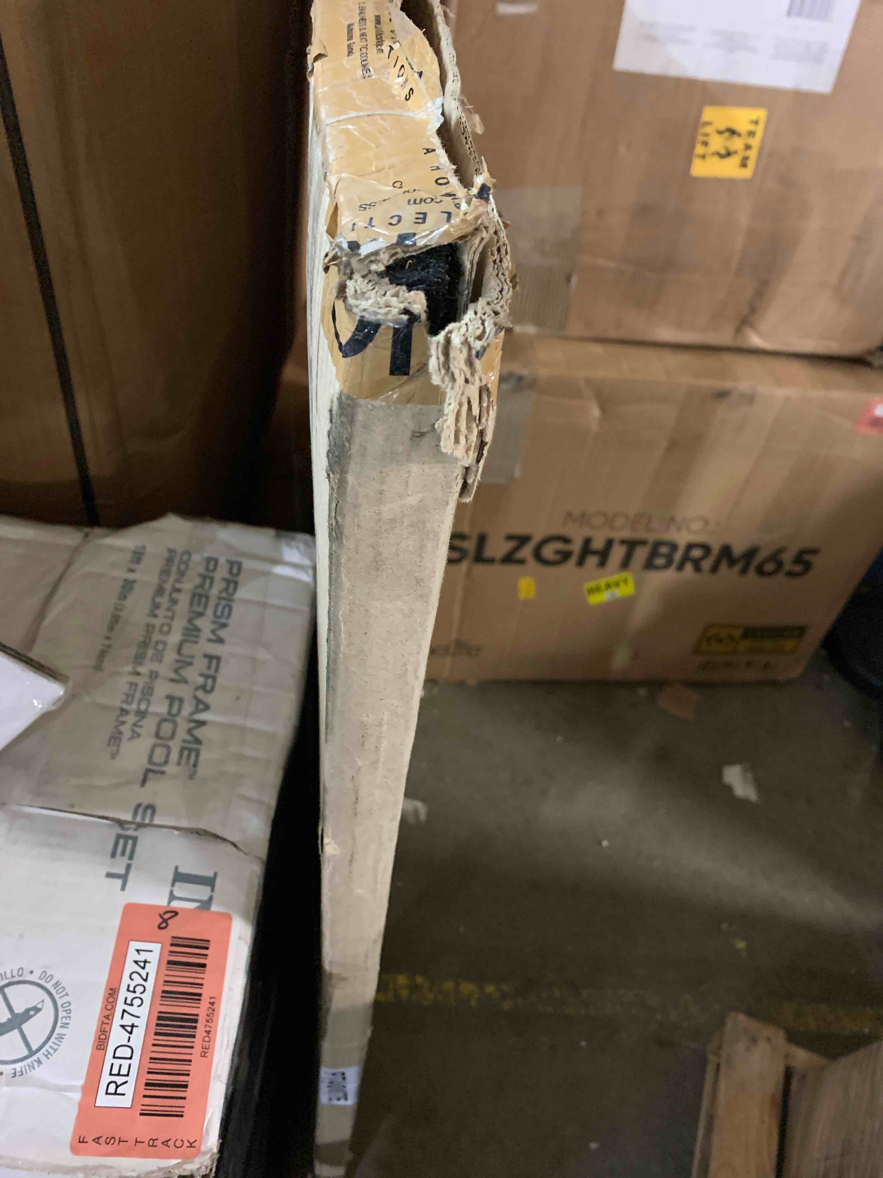 https://s3.amazonaws.com/lotting-images-prod/phillipi/RED4755247_1683644282639.jpeg