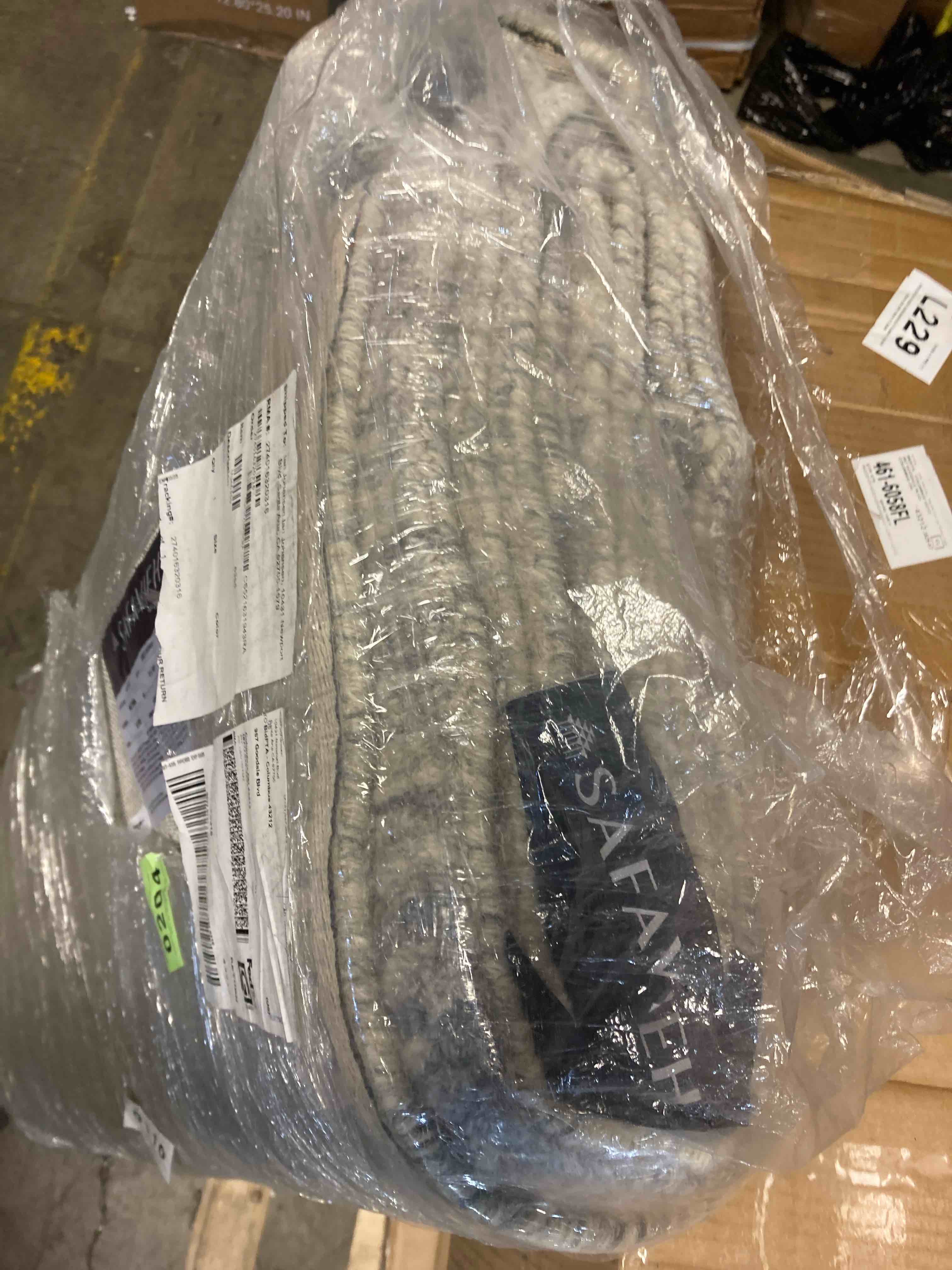 https://s3.amazonaws.com/lotting-images-prod/phillipi/RED4904155_1717094425454.jpeg