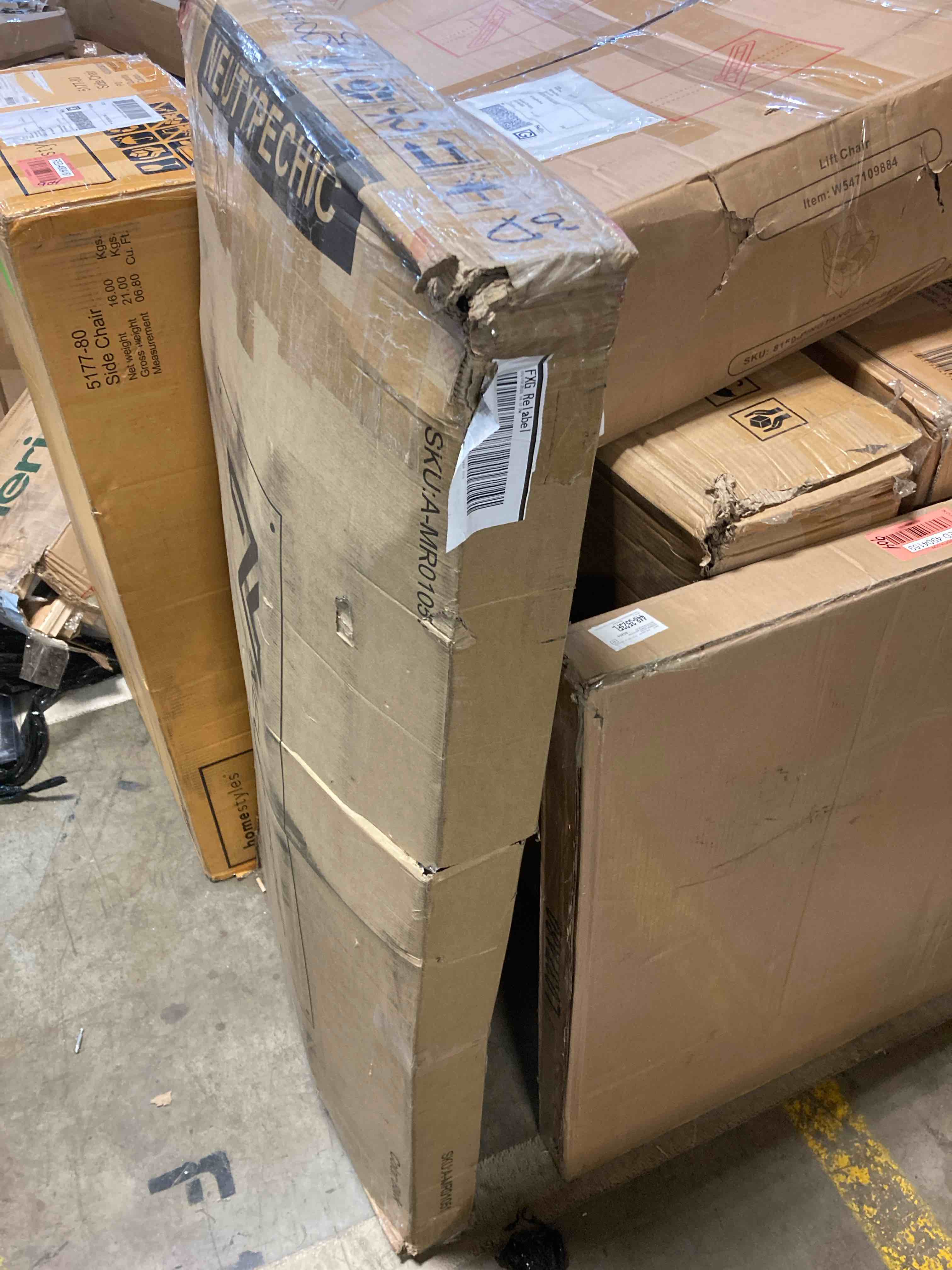 https://s3.amazonaws.com/lotting-images-prod/phillipi/RED4904162_1717095858300.jpeg