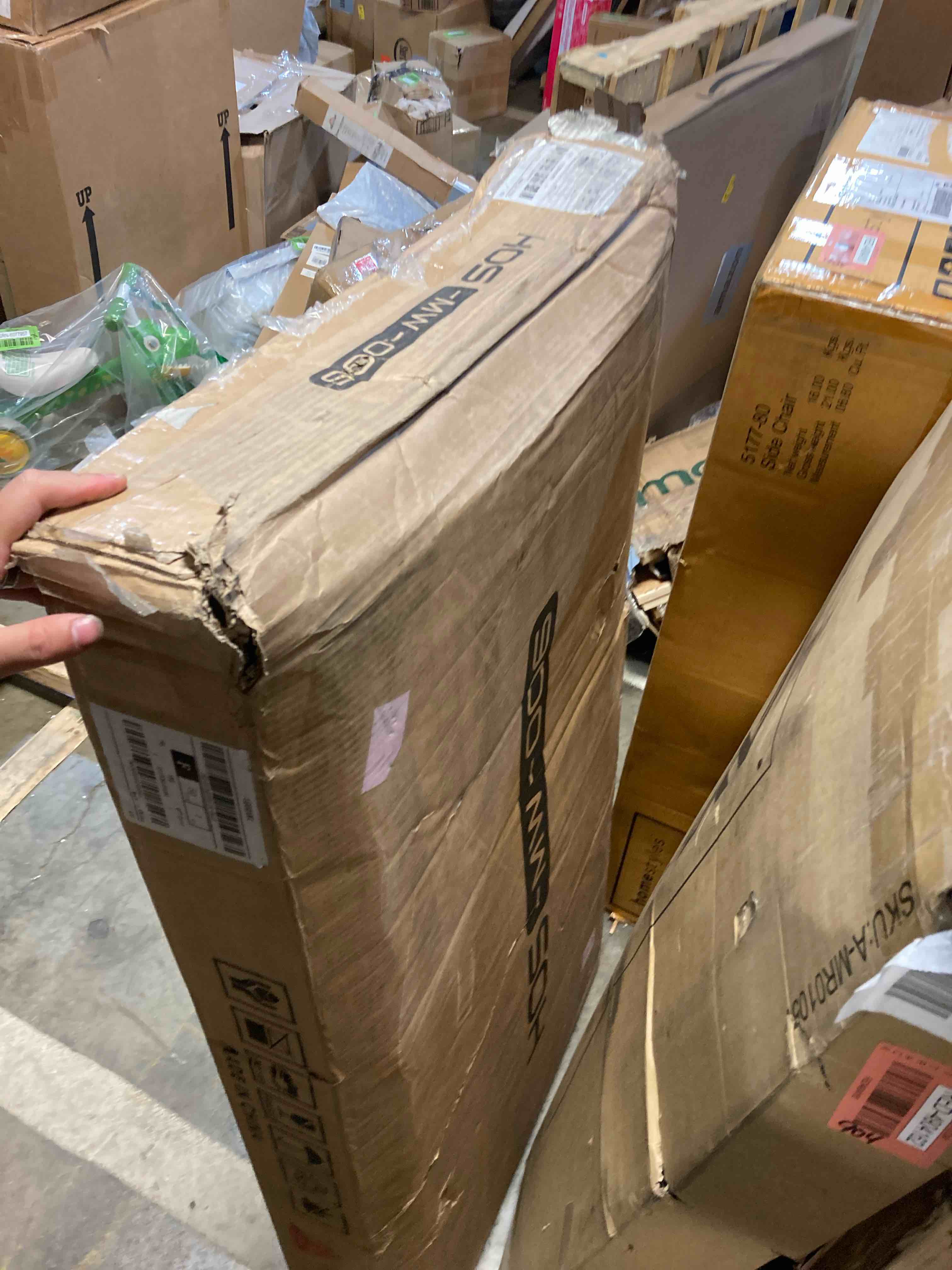 https://s3.amazonaws.com/lotting-images-prod/phillipi/RED4904163_1717096157674.jpeg