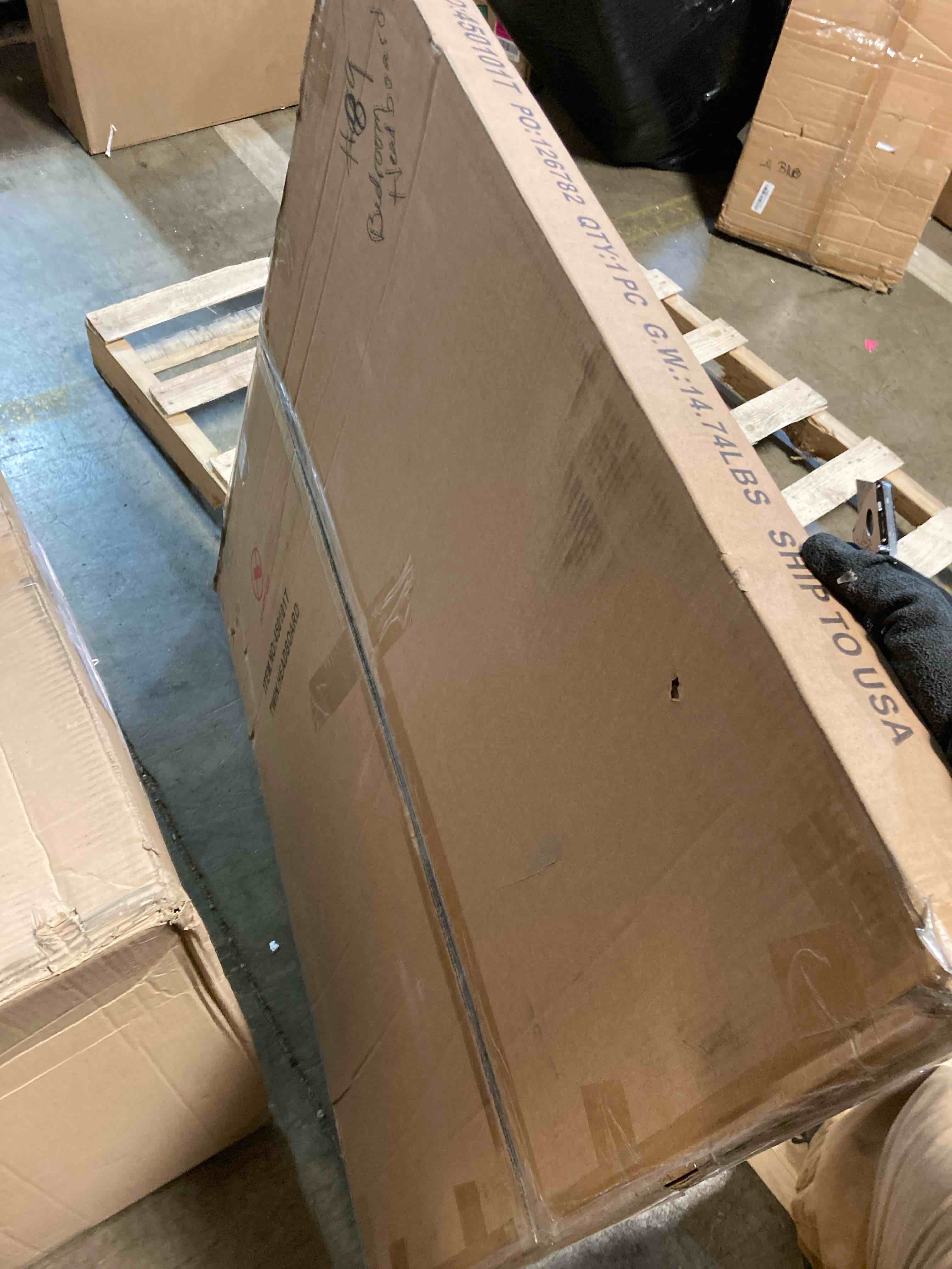 https://s3.amazonaws.com/lotting-images-prod/phillipi/RED4904168_1717097182193.jpeg