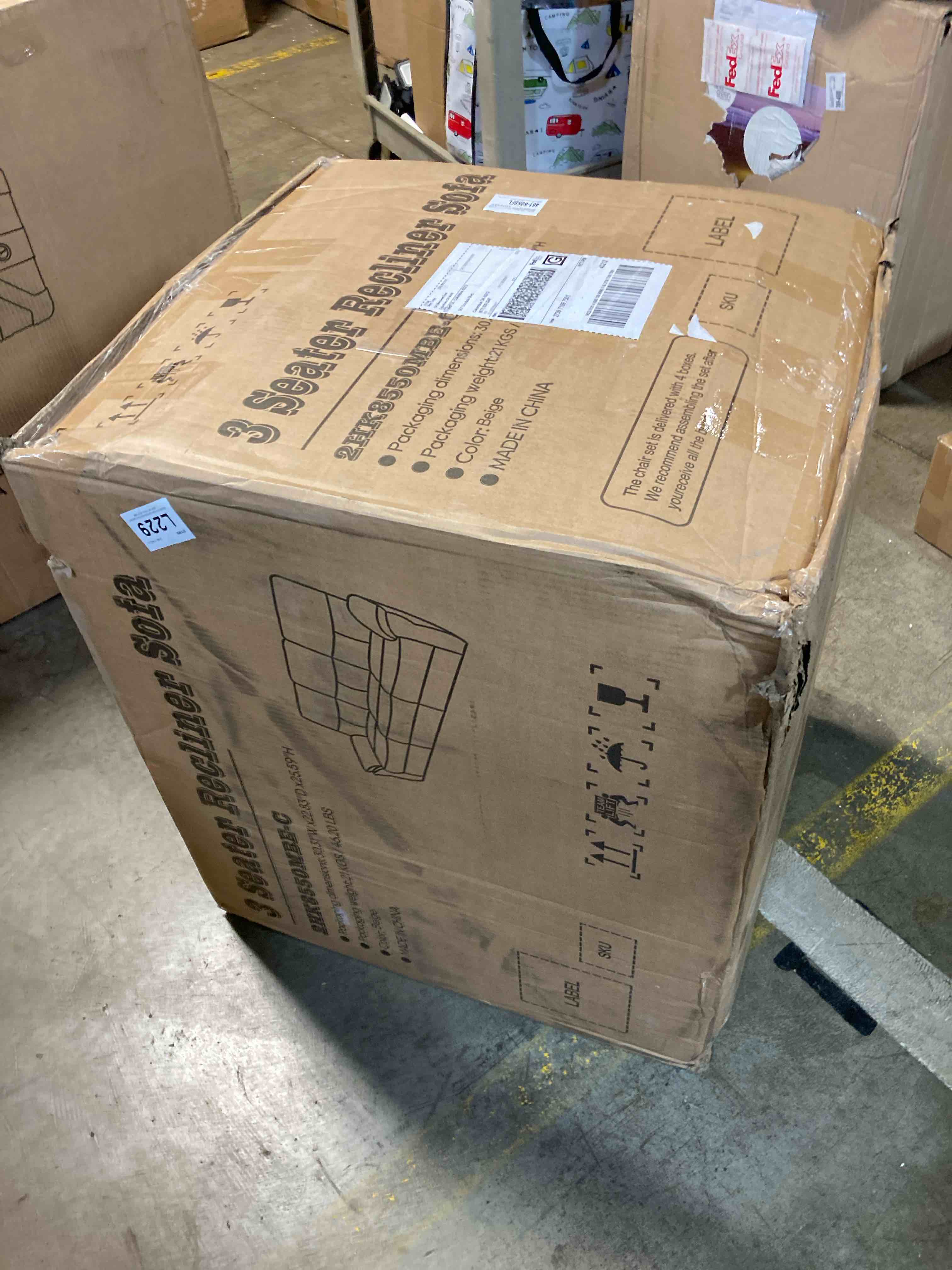 https://s3.amazonaws.com/lotting-images-prod/phillipi/RED4904174_1717098345873.jpeg