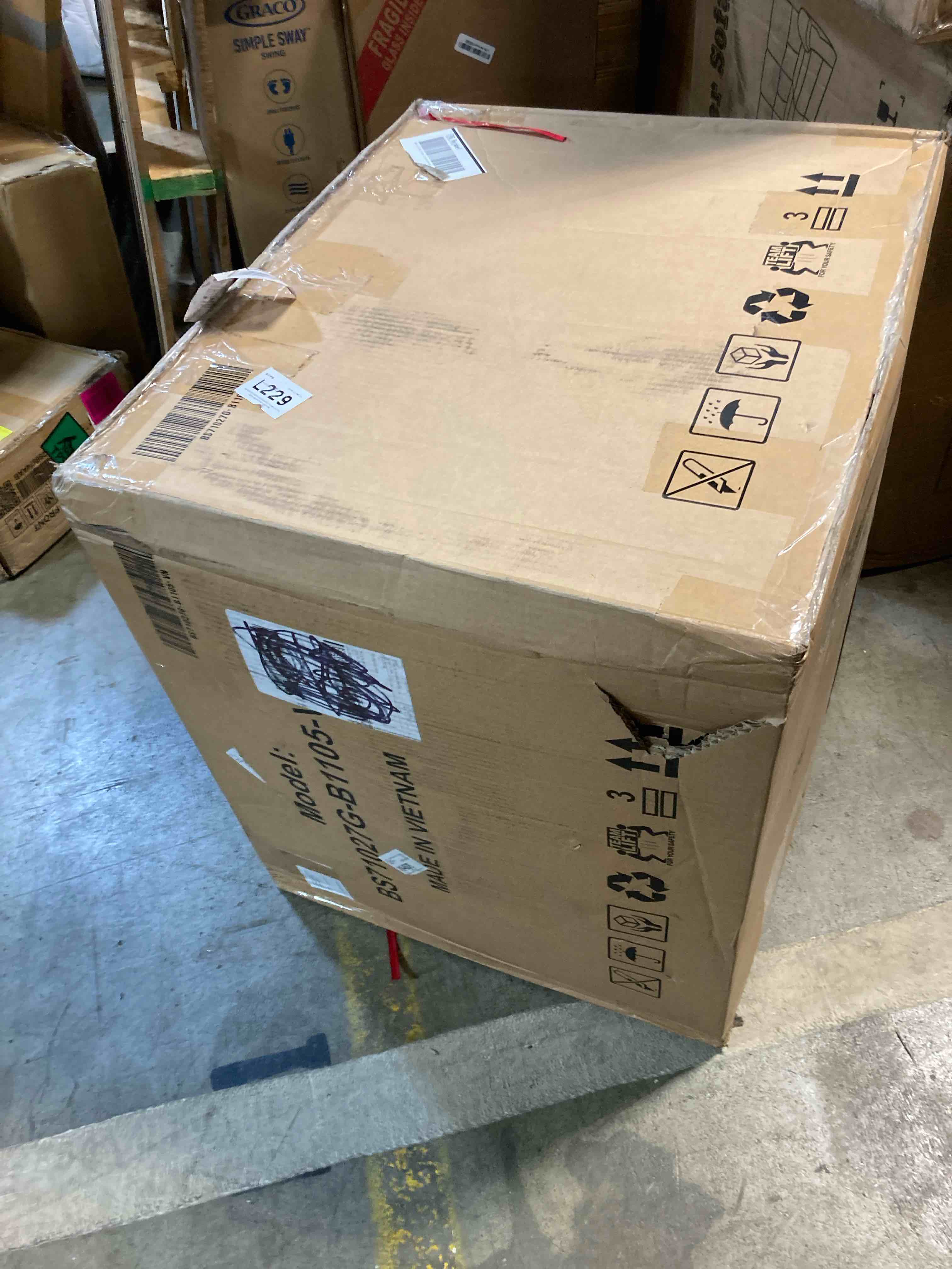 https://s3.amazonaws.com/lotting-images-prod/phillipi/RED4904175_1717098538686.jpeg