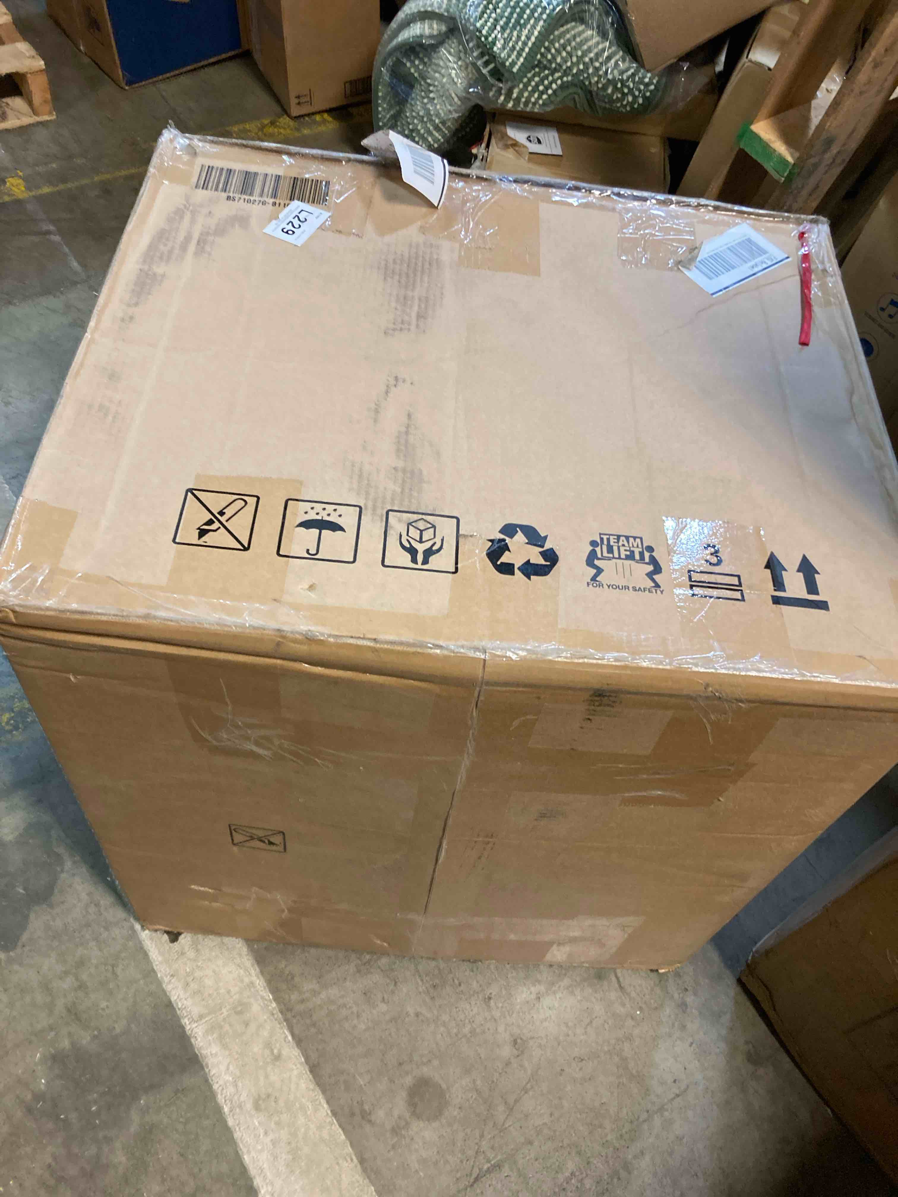 https://s3.amazonaws.com/lotting-images-prod/phillipi/RED4904175_1717098540669.jpeg