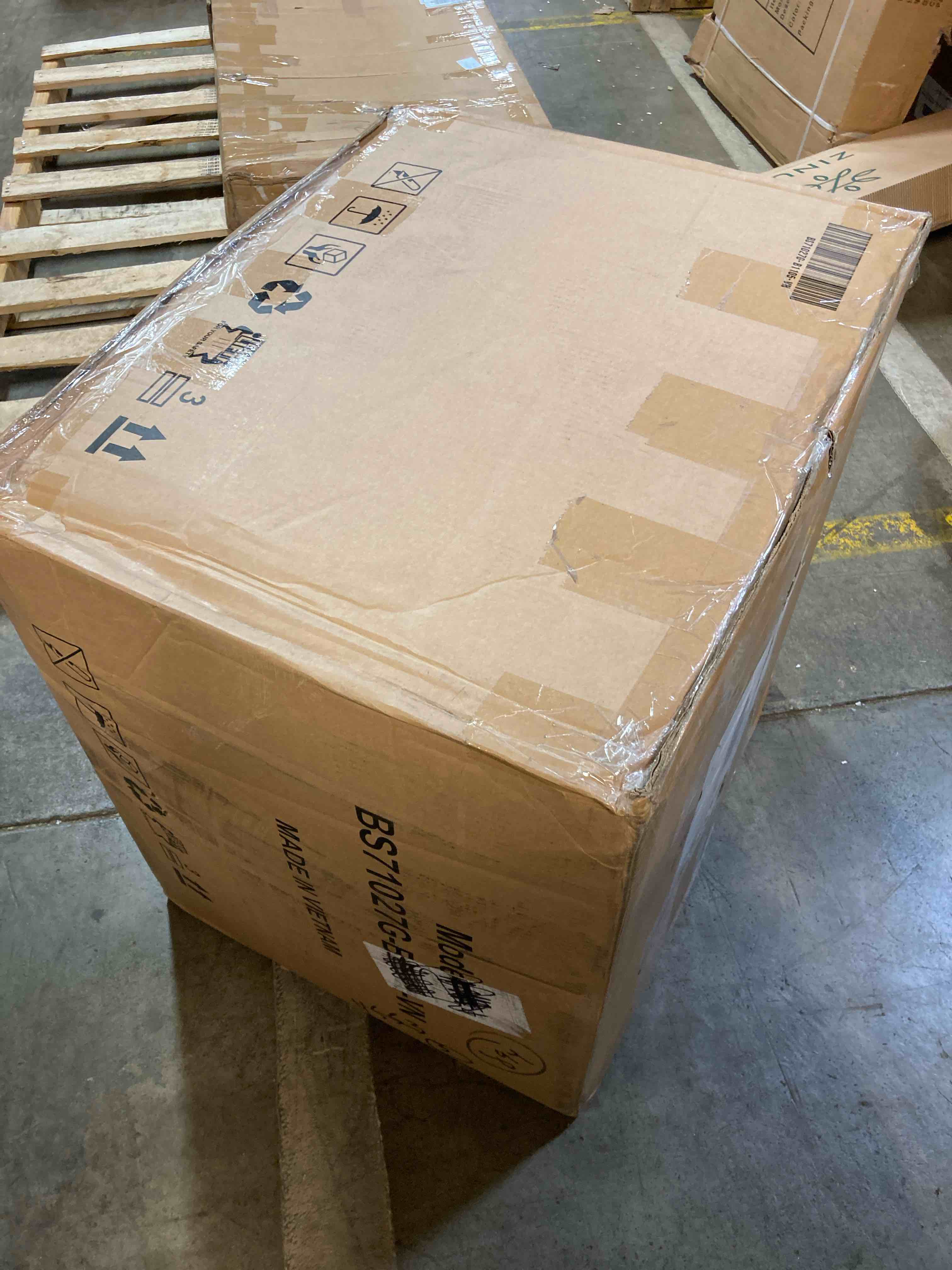 https://s3.amazonaws.com/lotting-images-prod/phillipi/RED4904181_1717099865430.jpeg